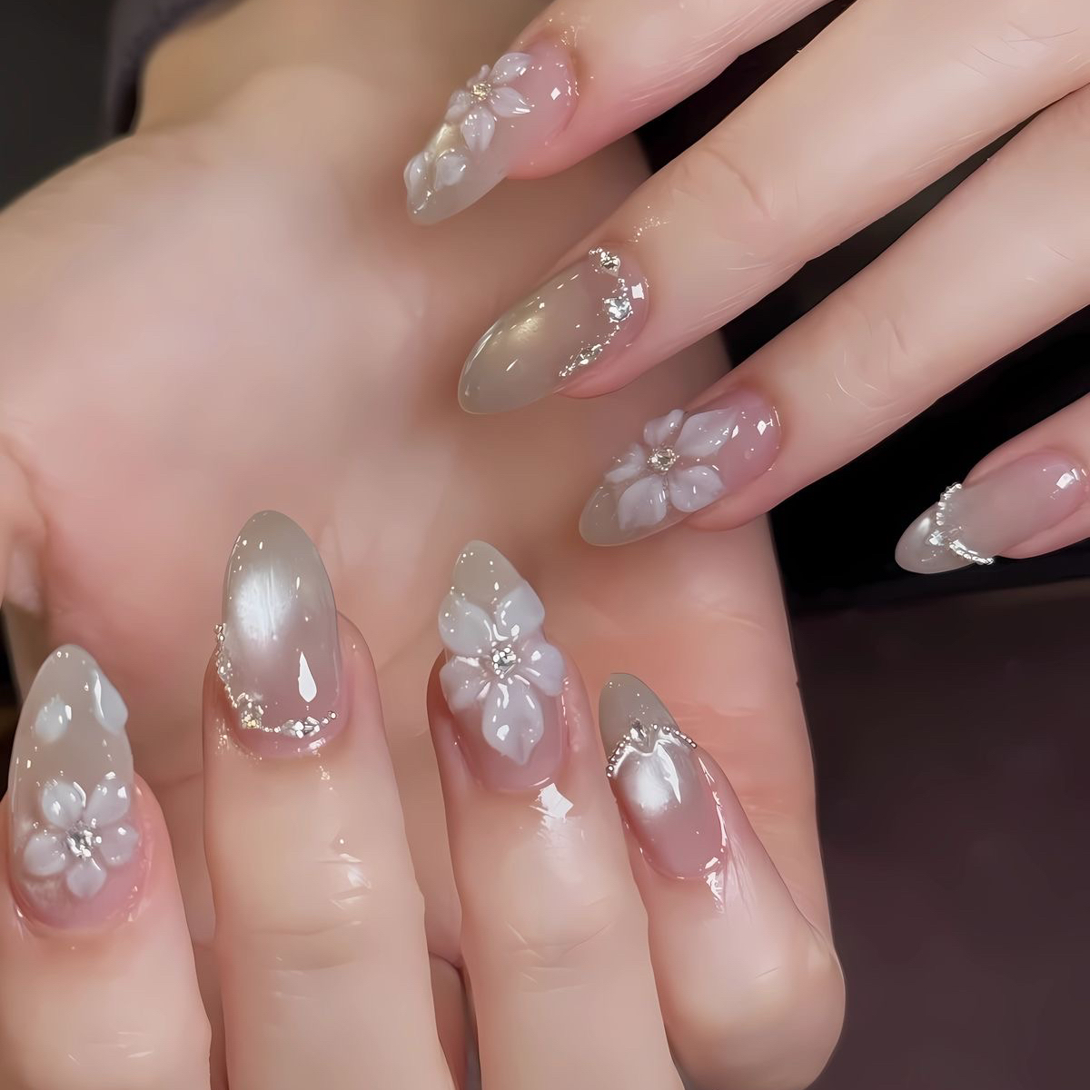 Mirai_Nails