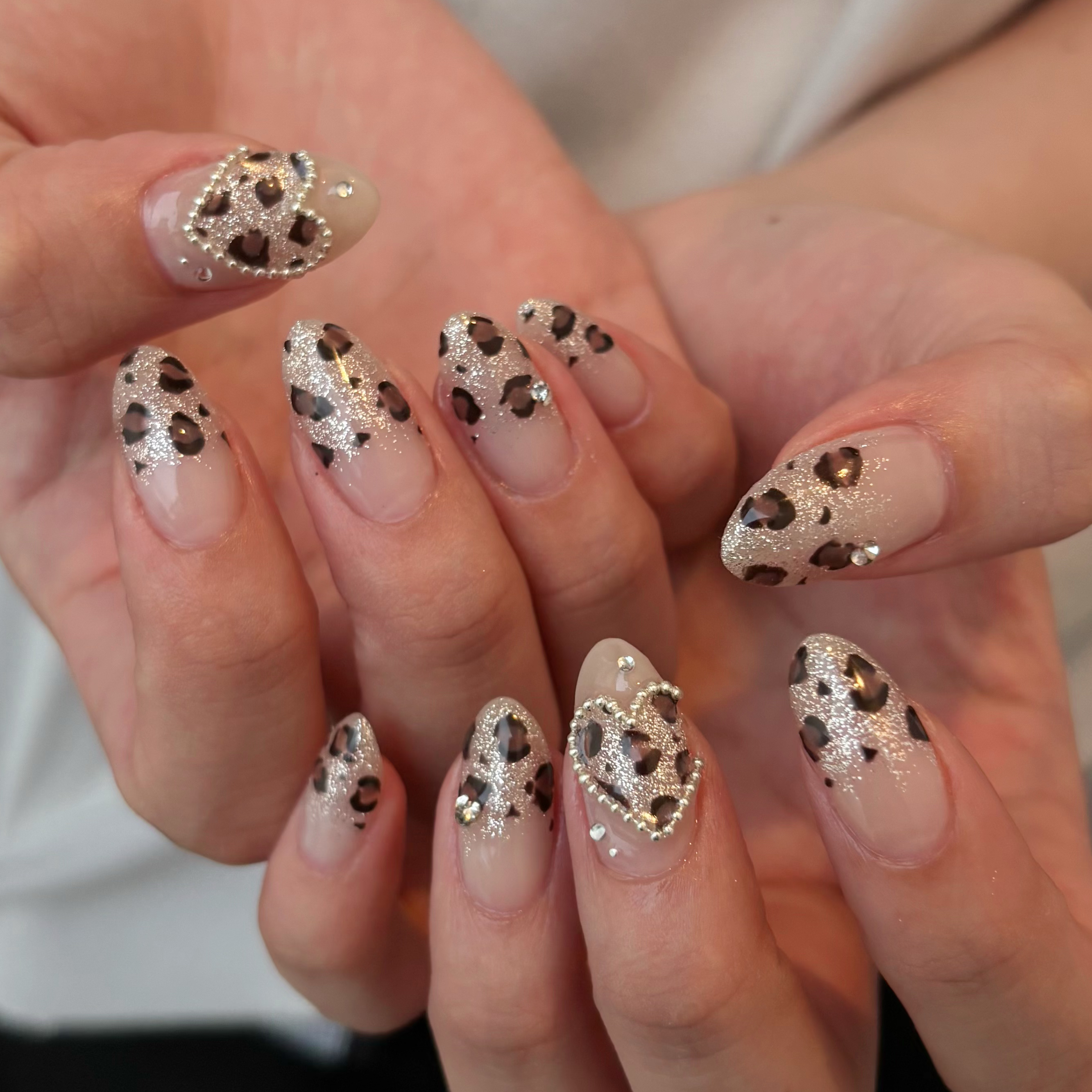 flore__nail