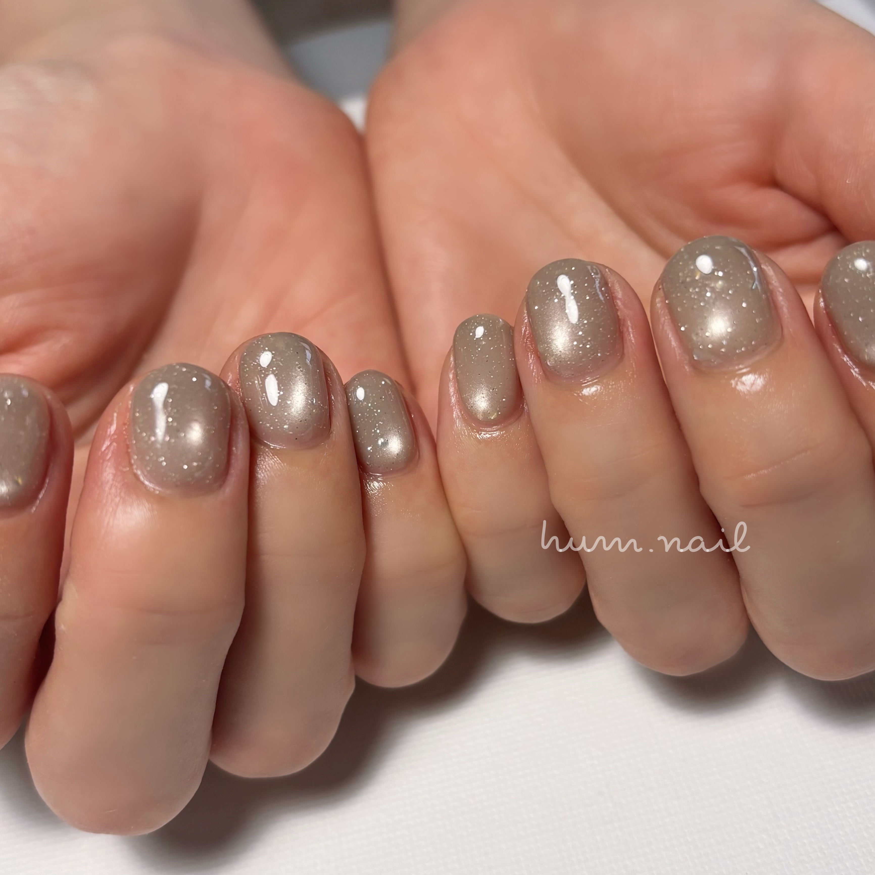 hum.nail