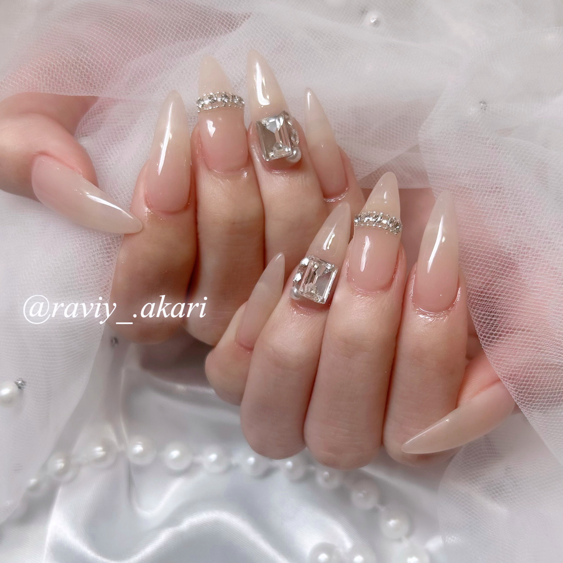 Raviy_.Akari