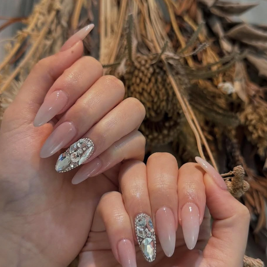 ERIKO_BLEA.nail