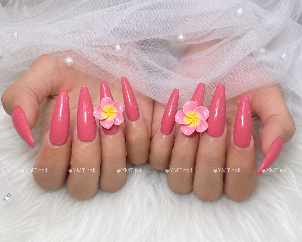 Bara_Nails