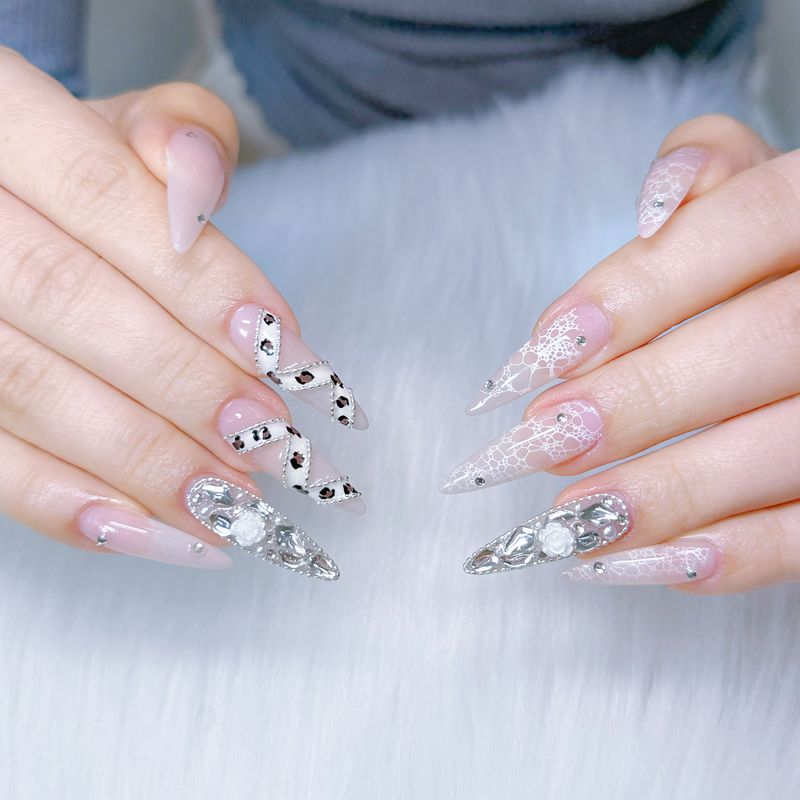 GOHOUBI Nail