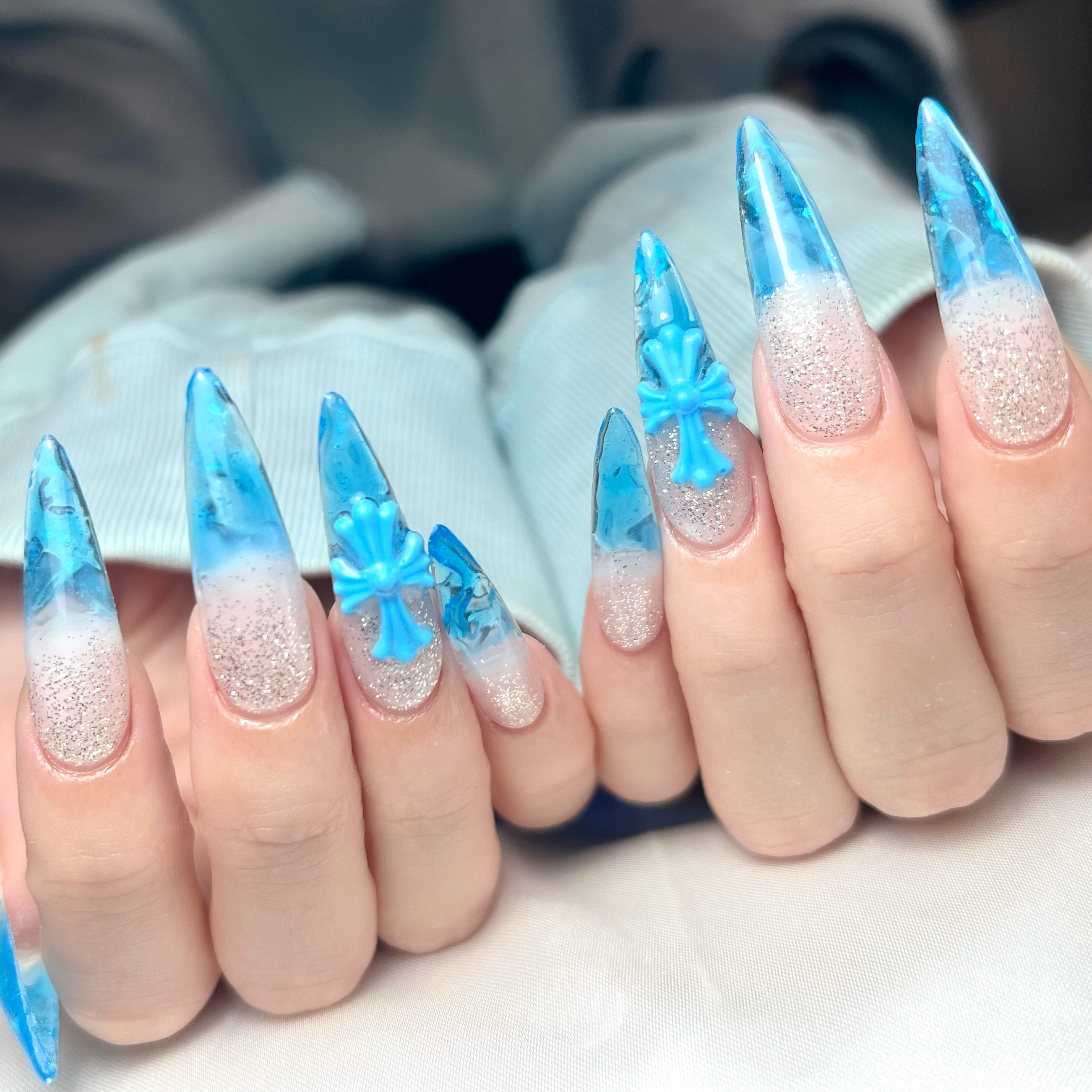 Nails_Loa