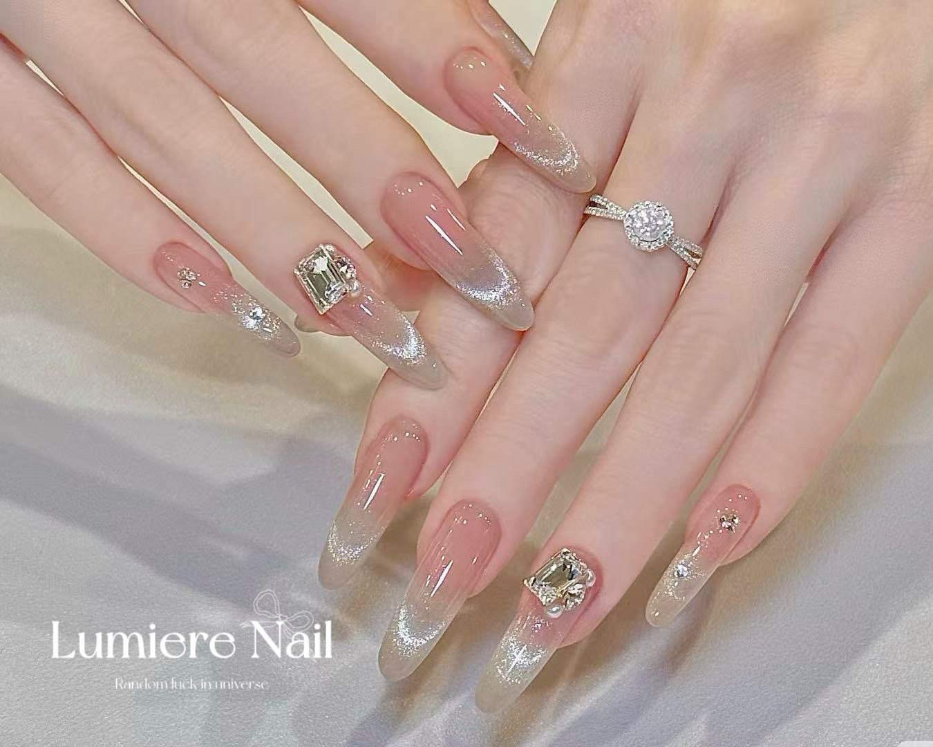 lumiere_Nail