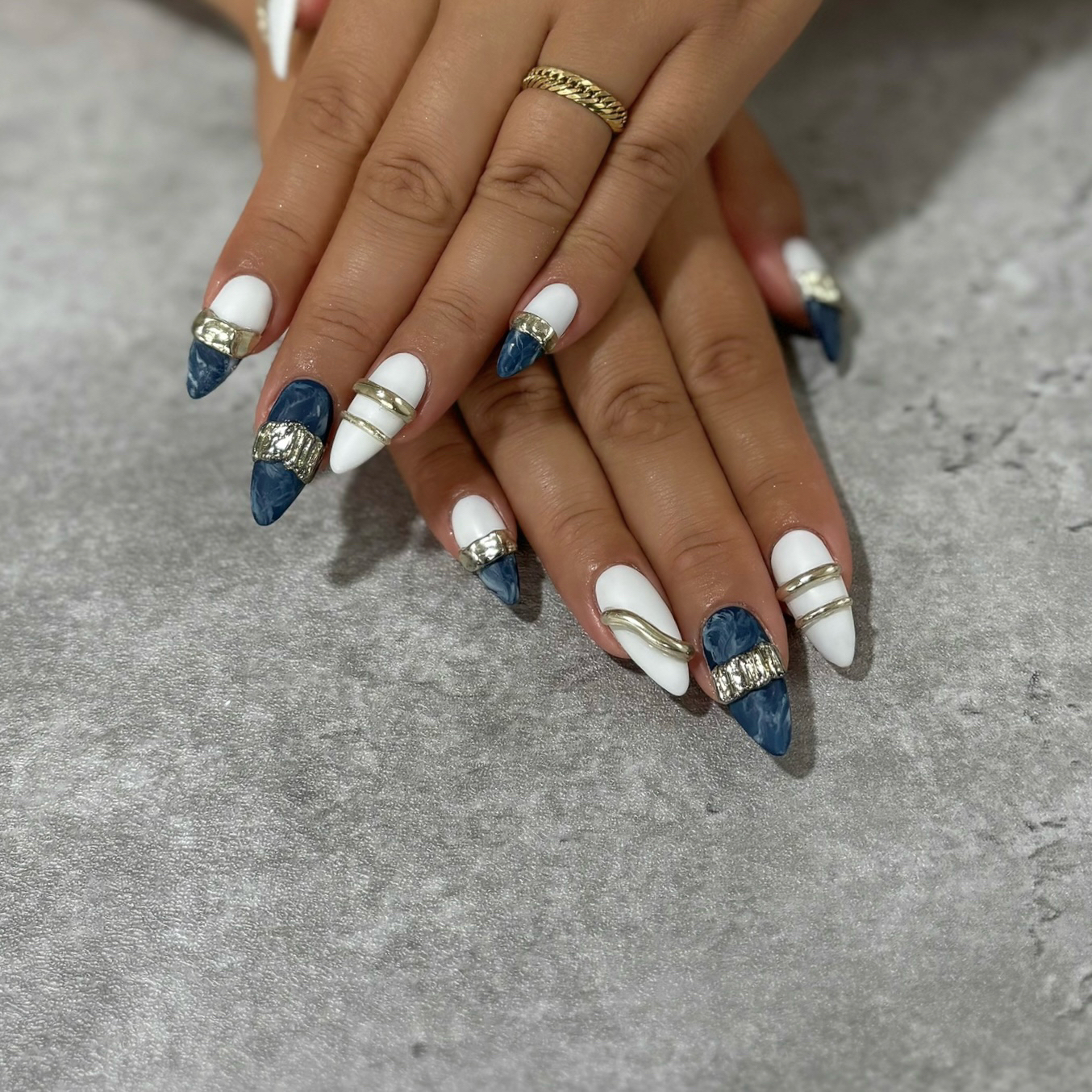 Nailroom_C