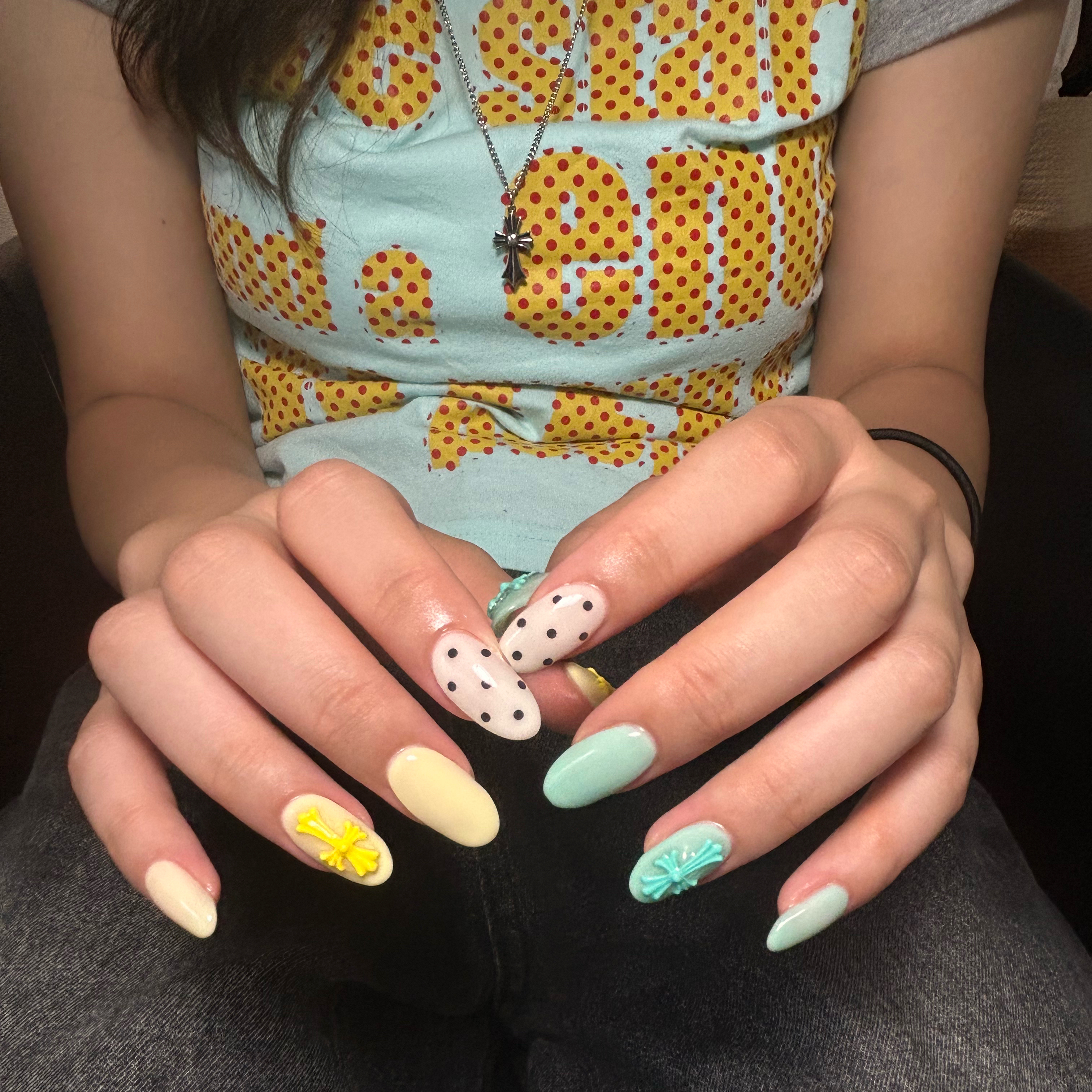 earthly.nail