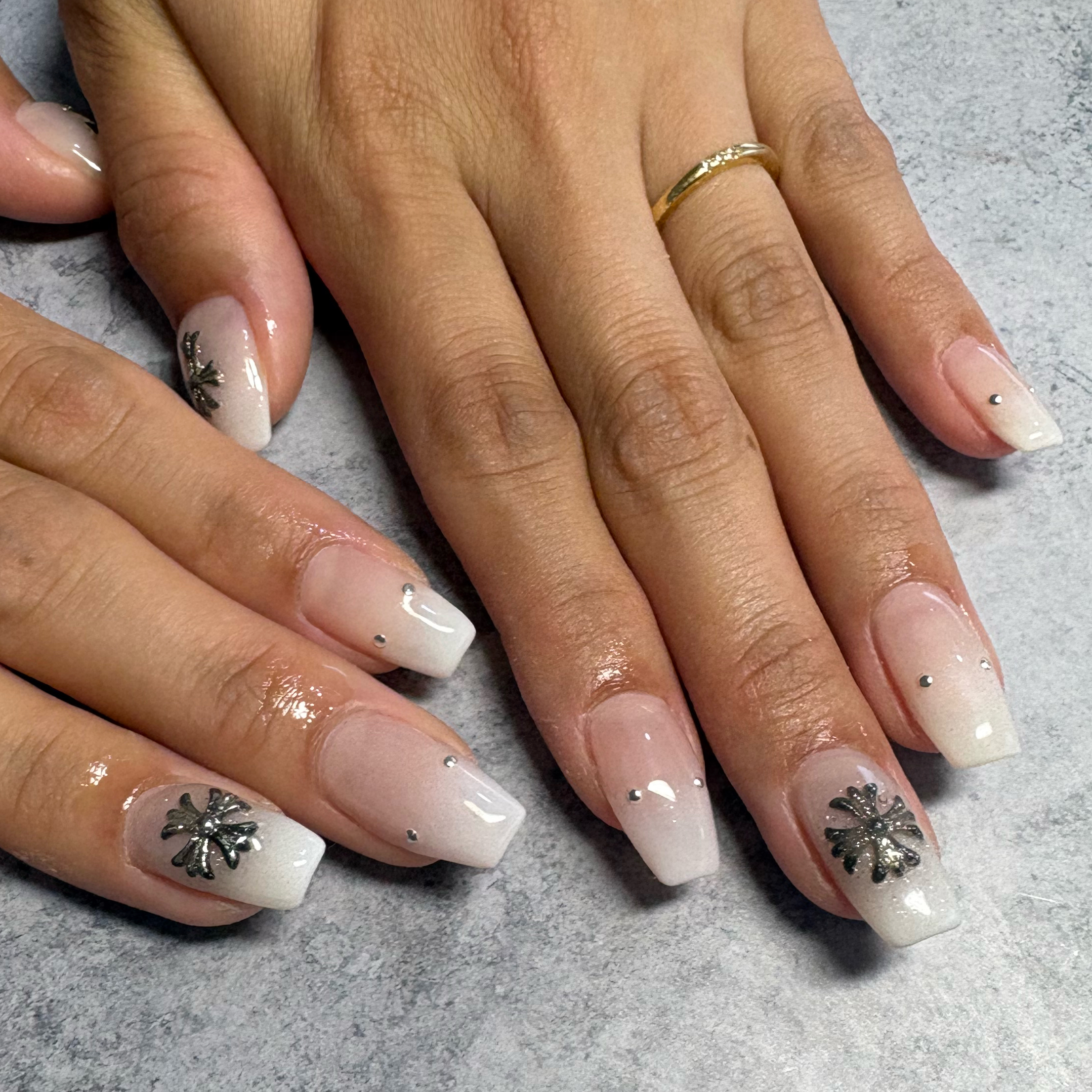 ..ada..nail