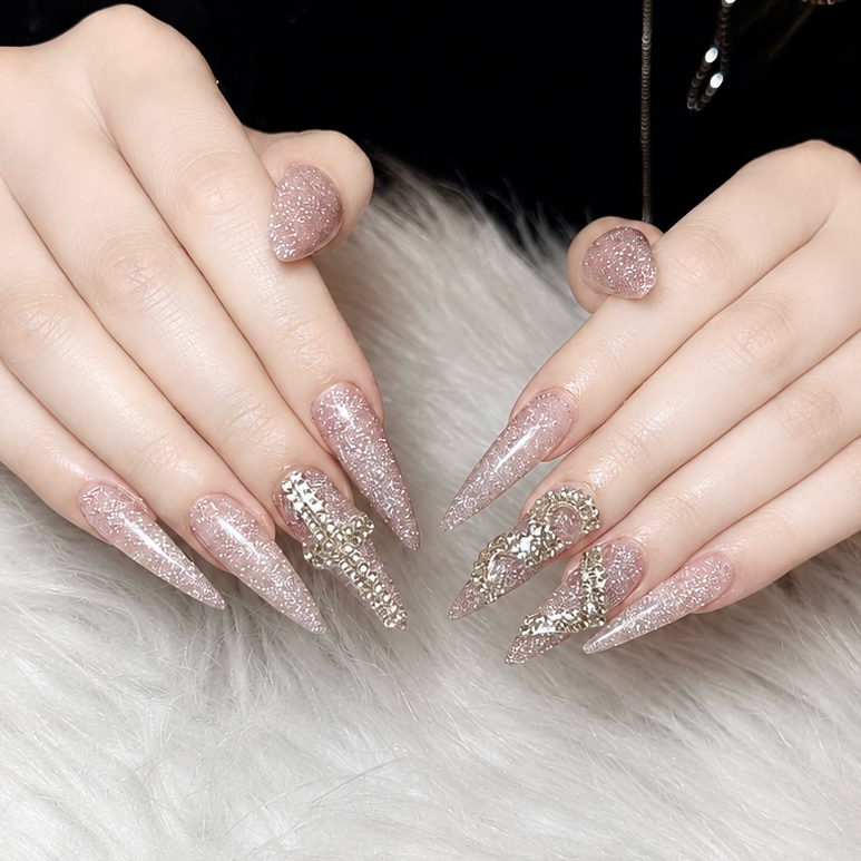 Queen_nailsalon
