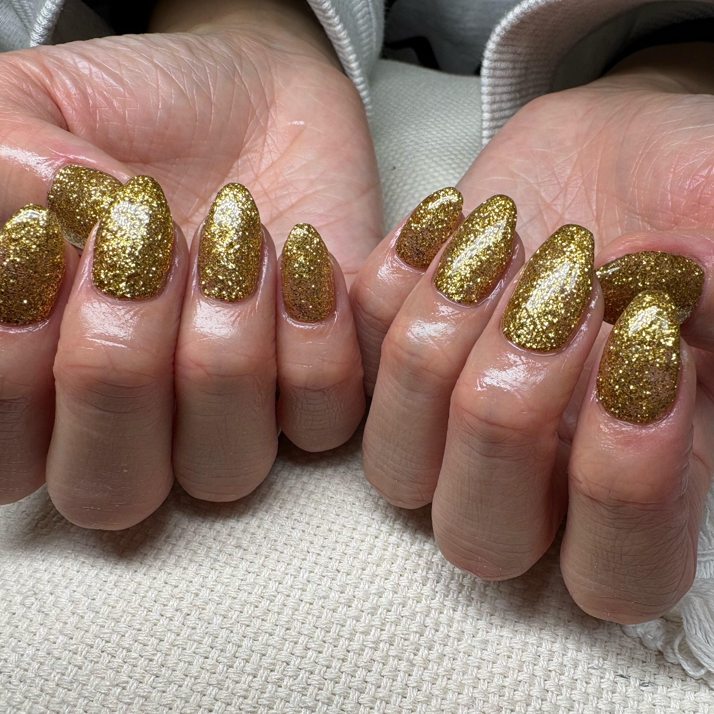mikanails