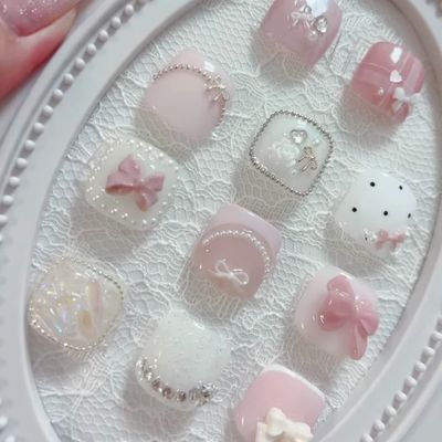 パーツ2つ無料✨️フット🦶親指にお好きなアート🎀