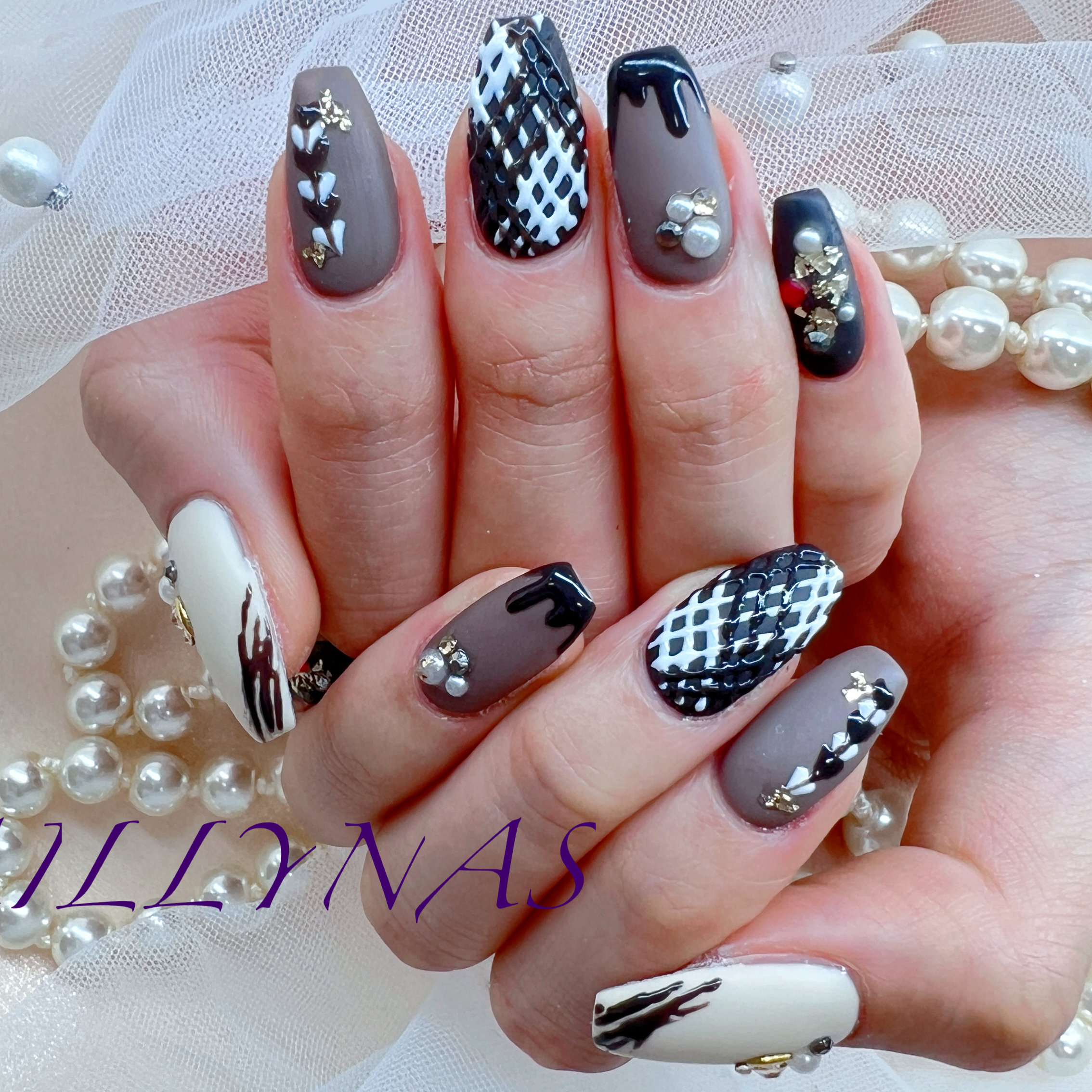 AILLYNAS_8