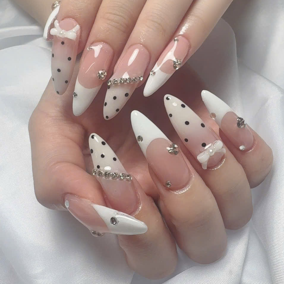 Har02_Nail