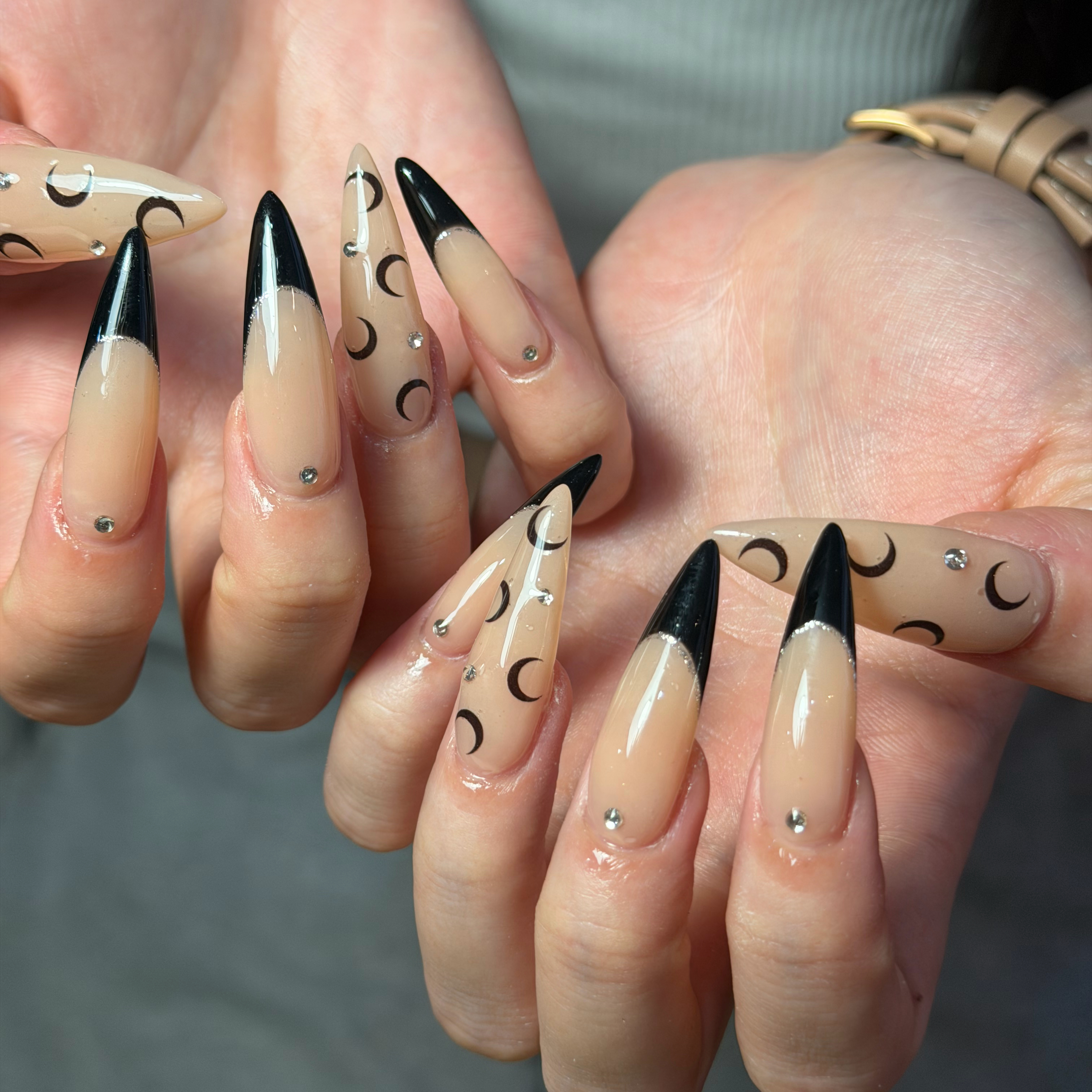 CoMo_Ana_Nail