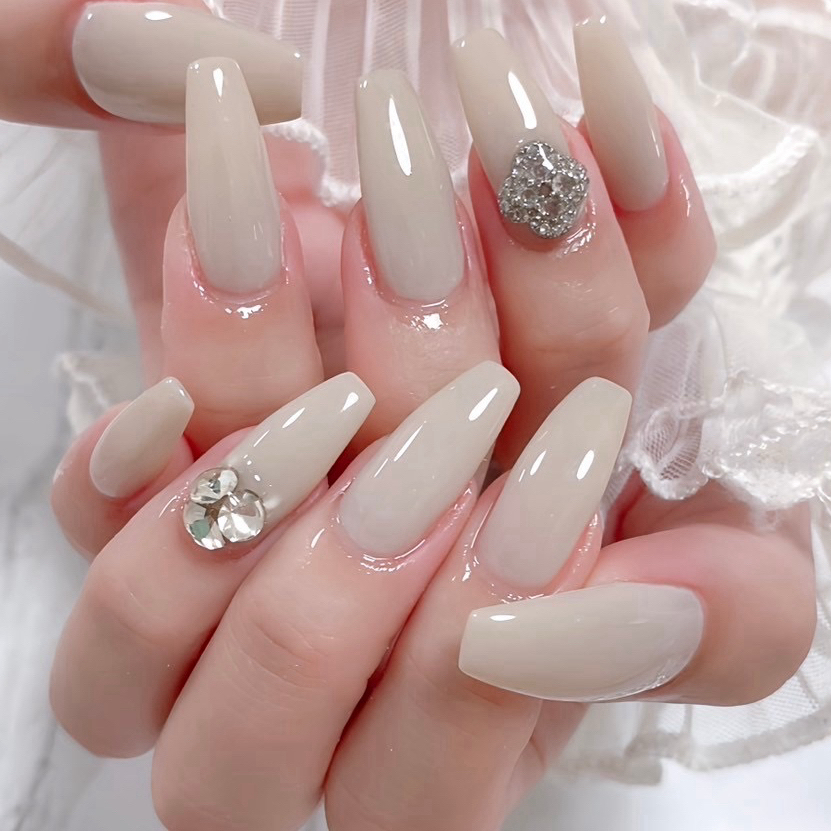 nail_Luce.