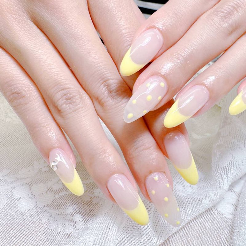 Monica  nail salon松戸店