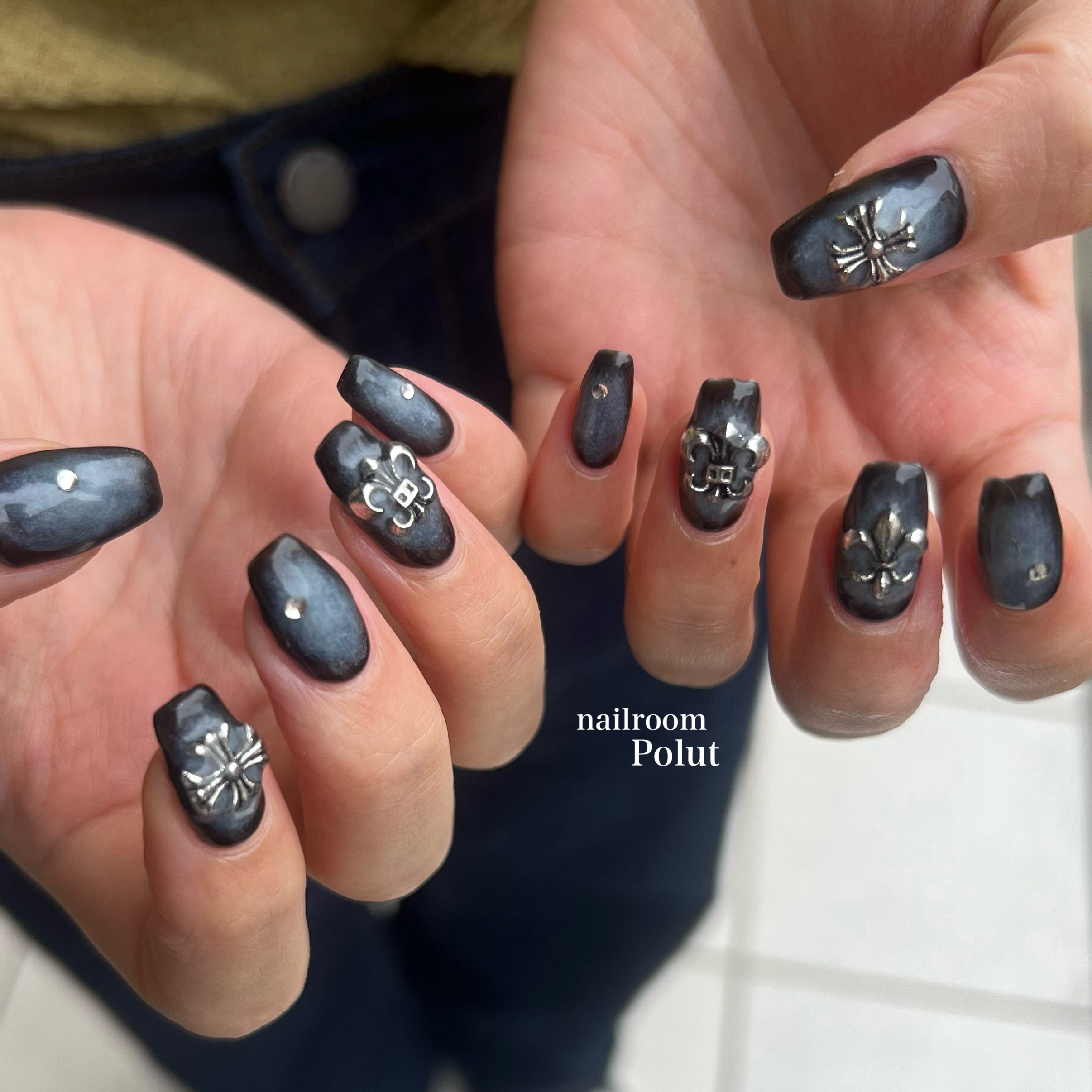 nailroom_Polut