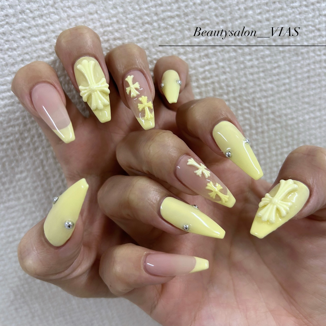 VIAS__nail