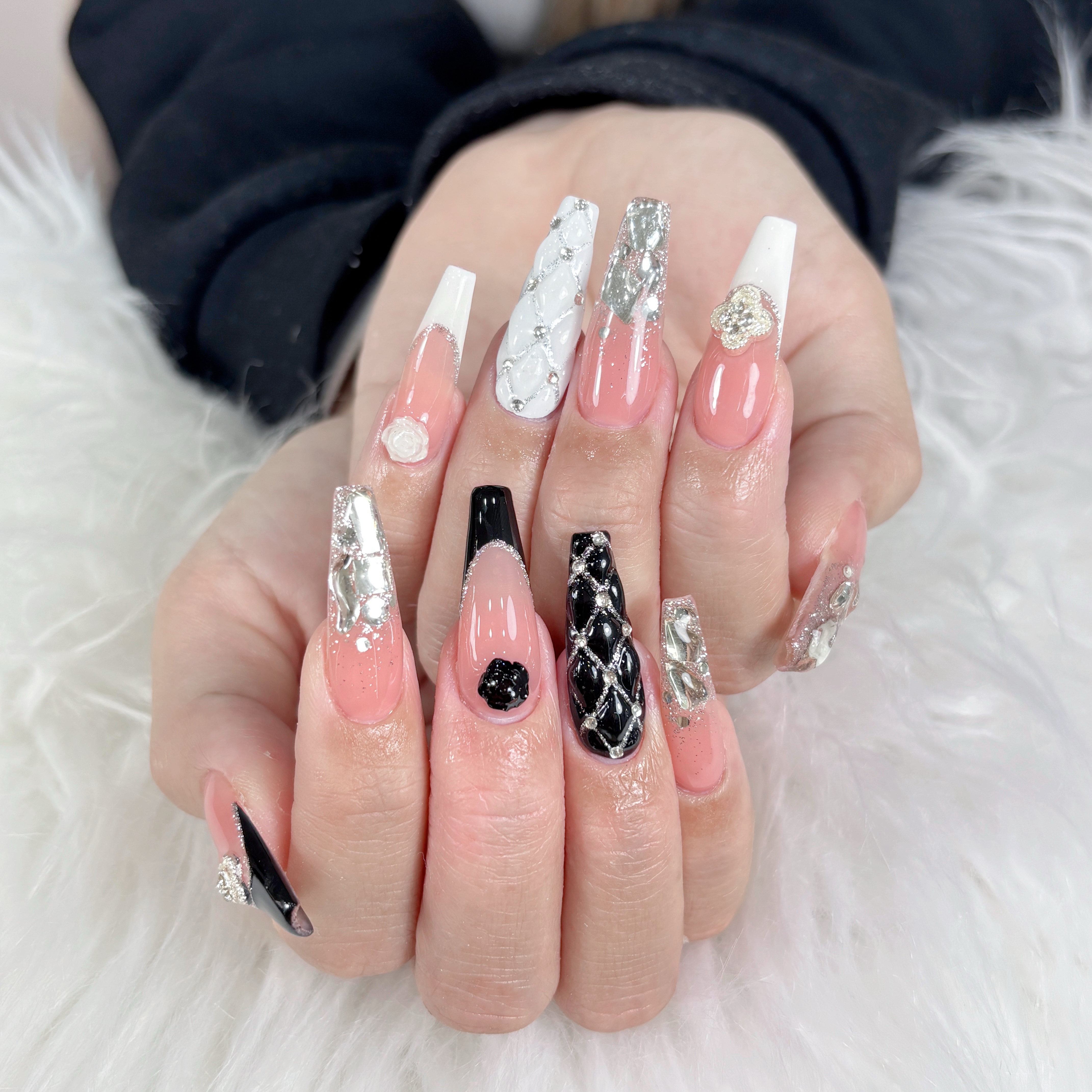 QUEENS_NAIL_STUDIO