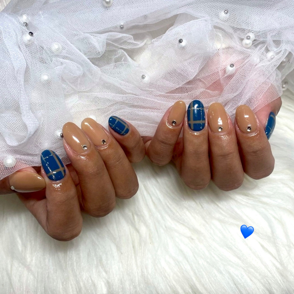 uni.nail_salon