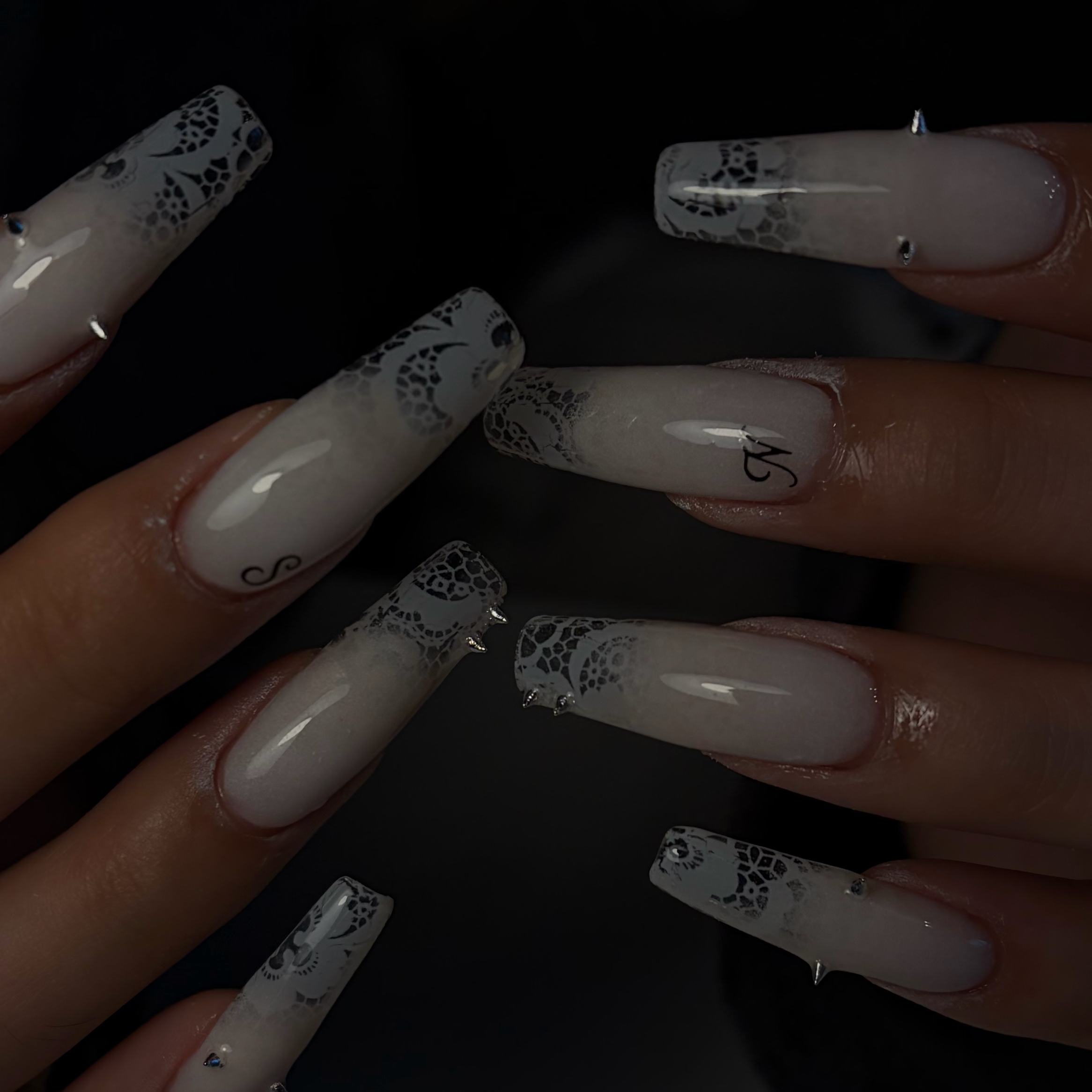 Aura.nail