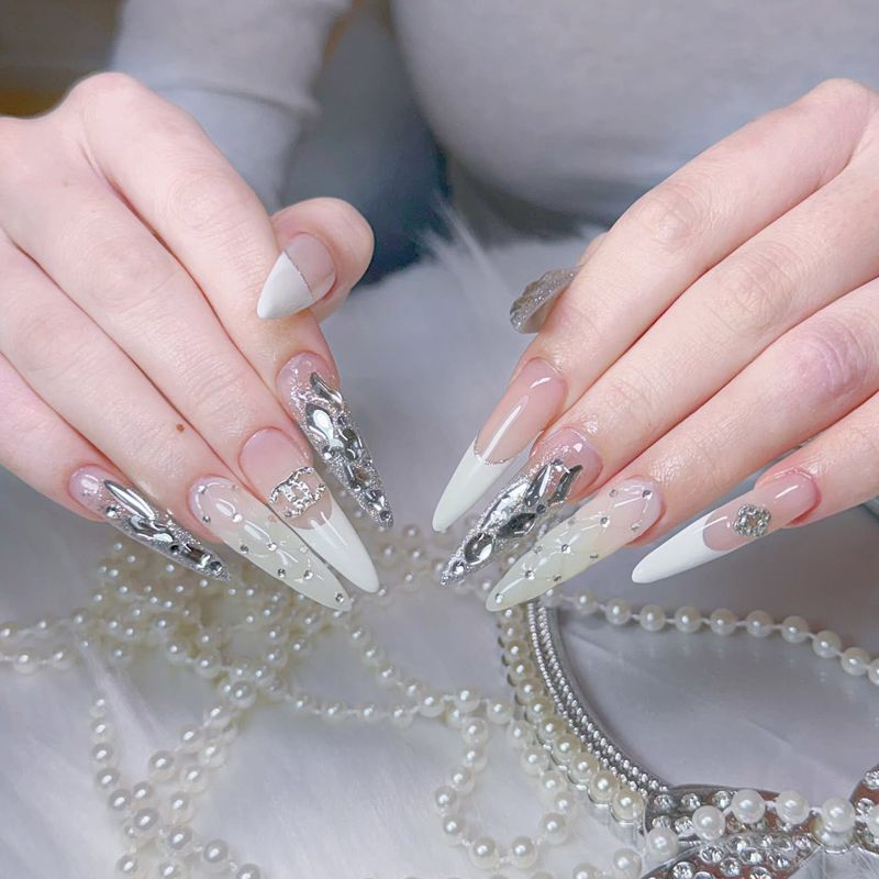 GOHOUBI Nail