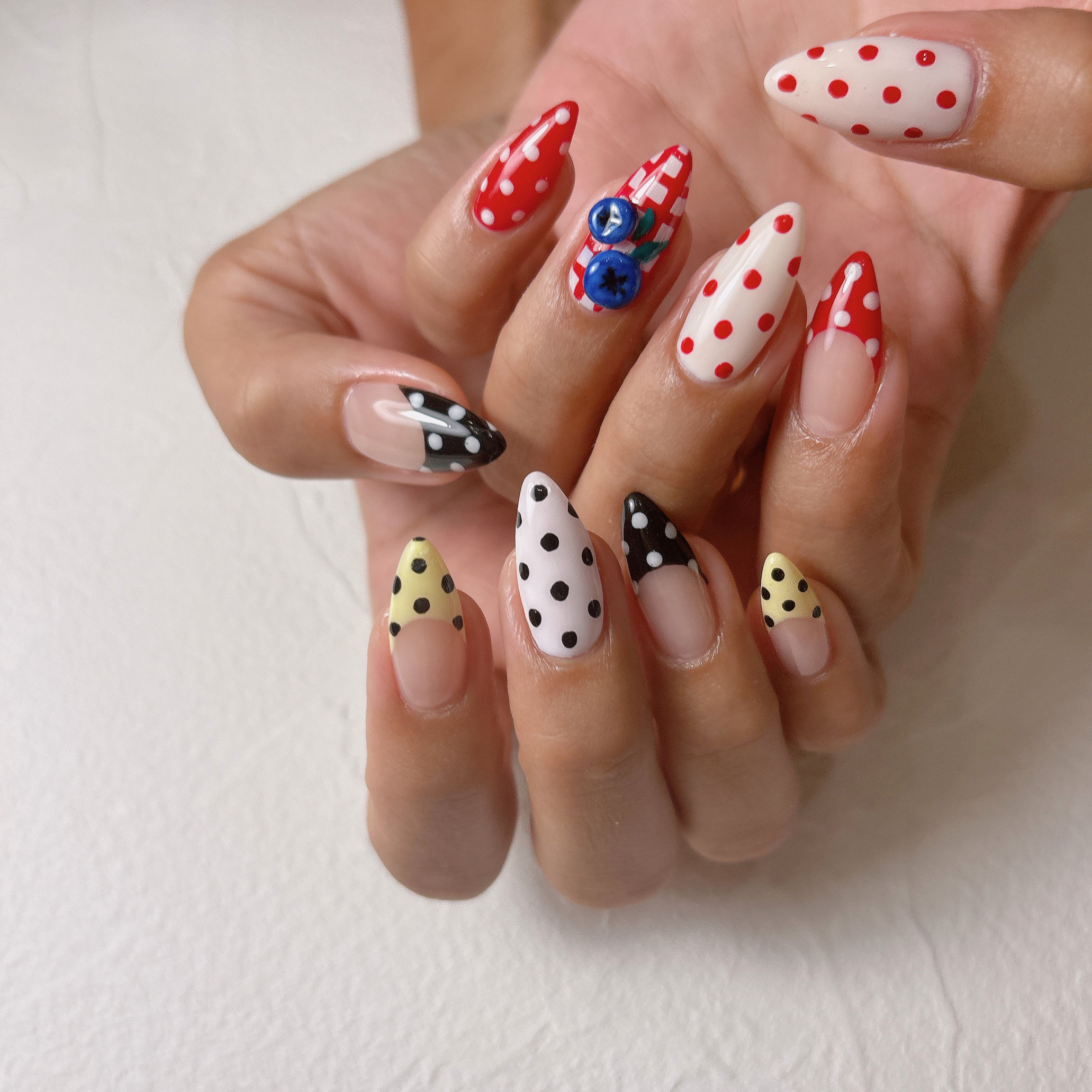 Radia_bykaonails