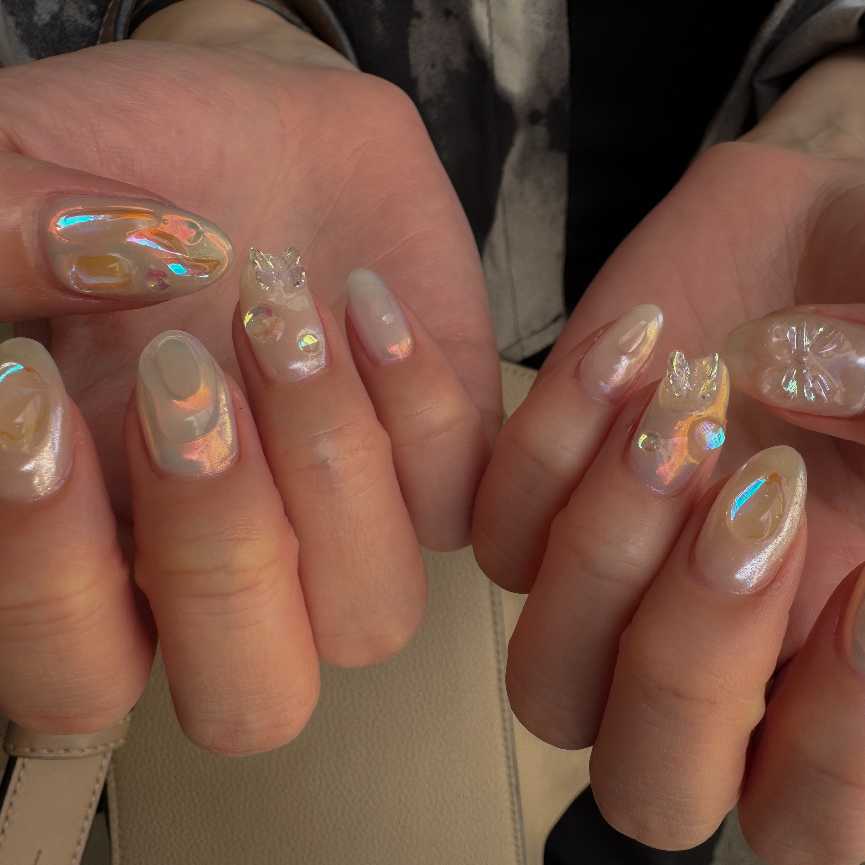 nailroom_emo