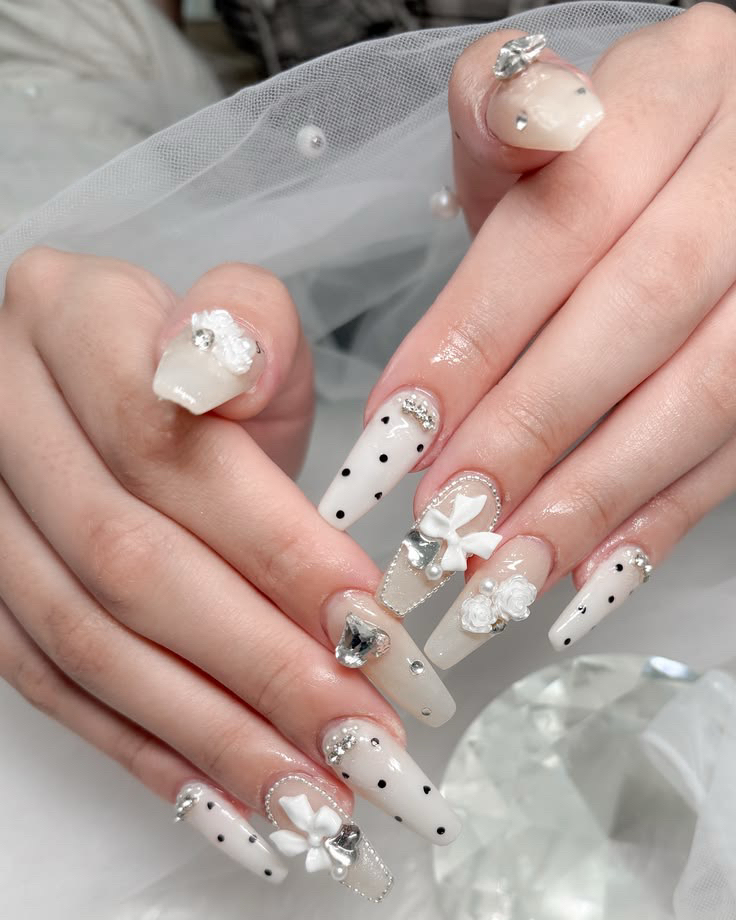 AMI_NAIL_KEBUKURO