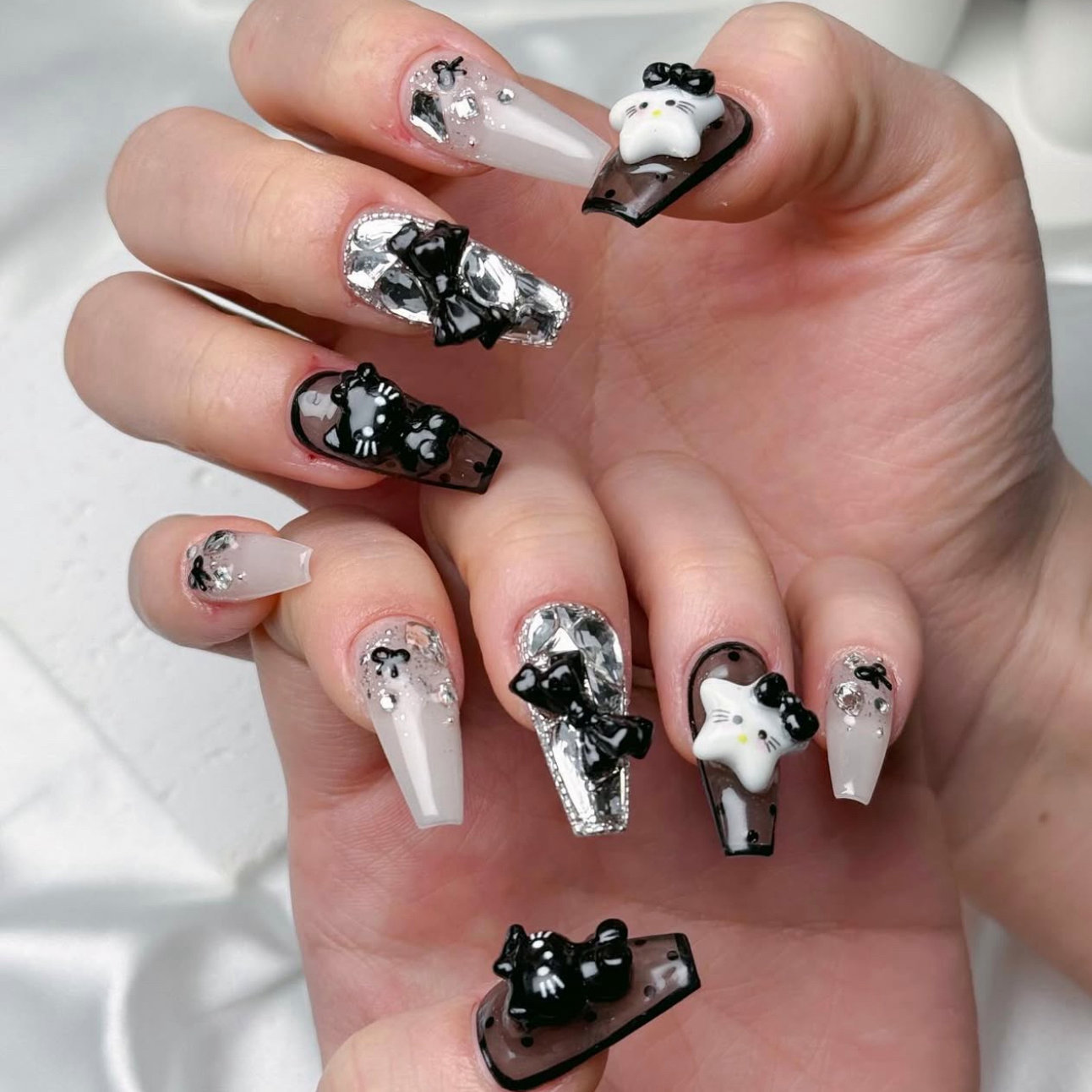 Lyn.Nail