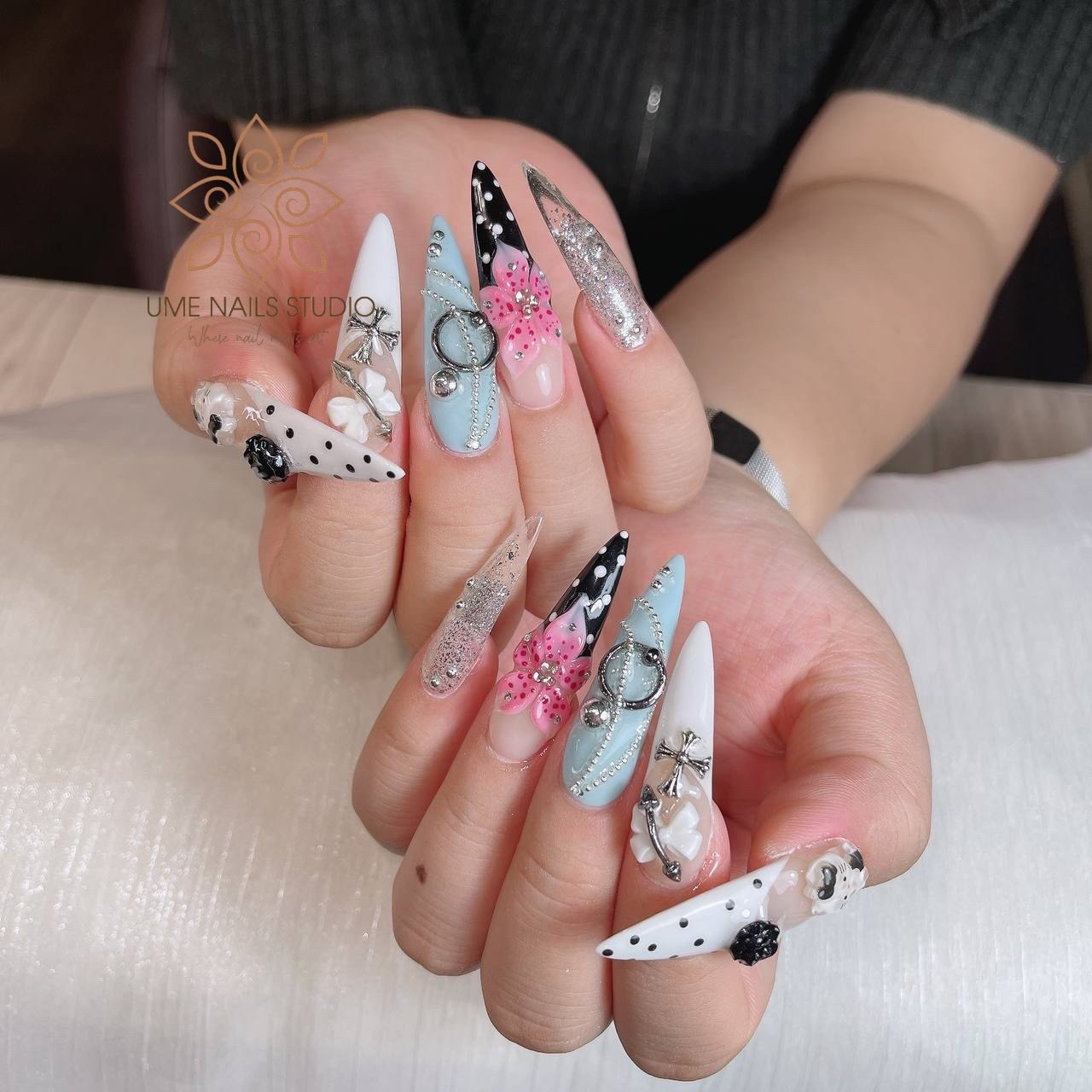 Akina_nail_ume