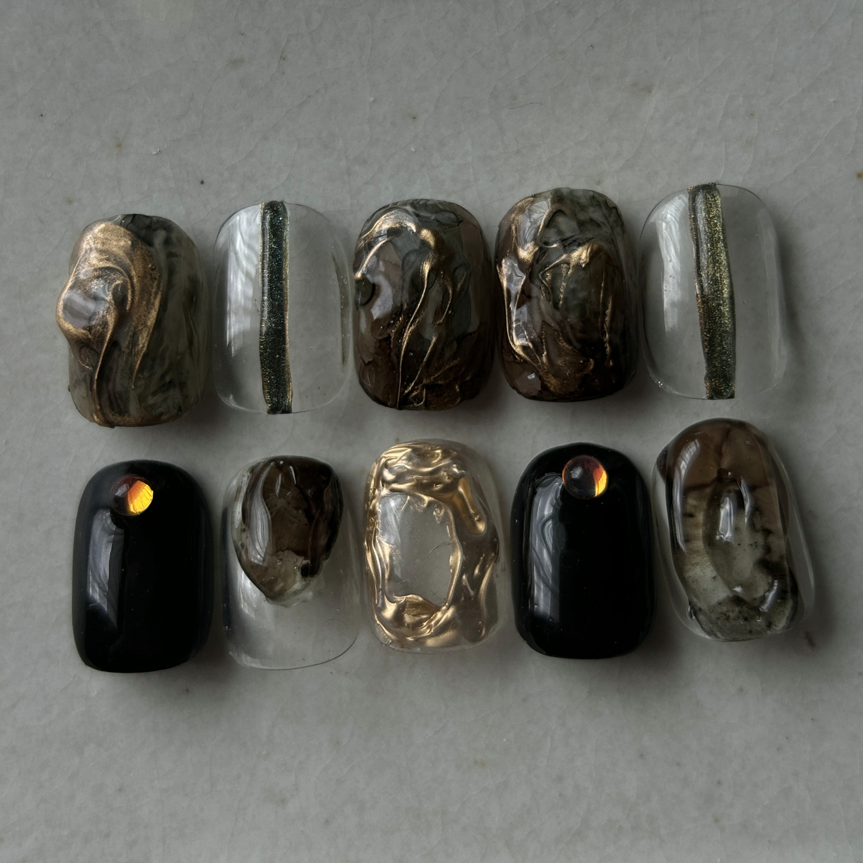 apua_ami.nail