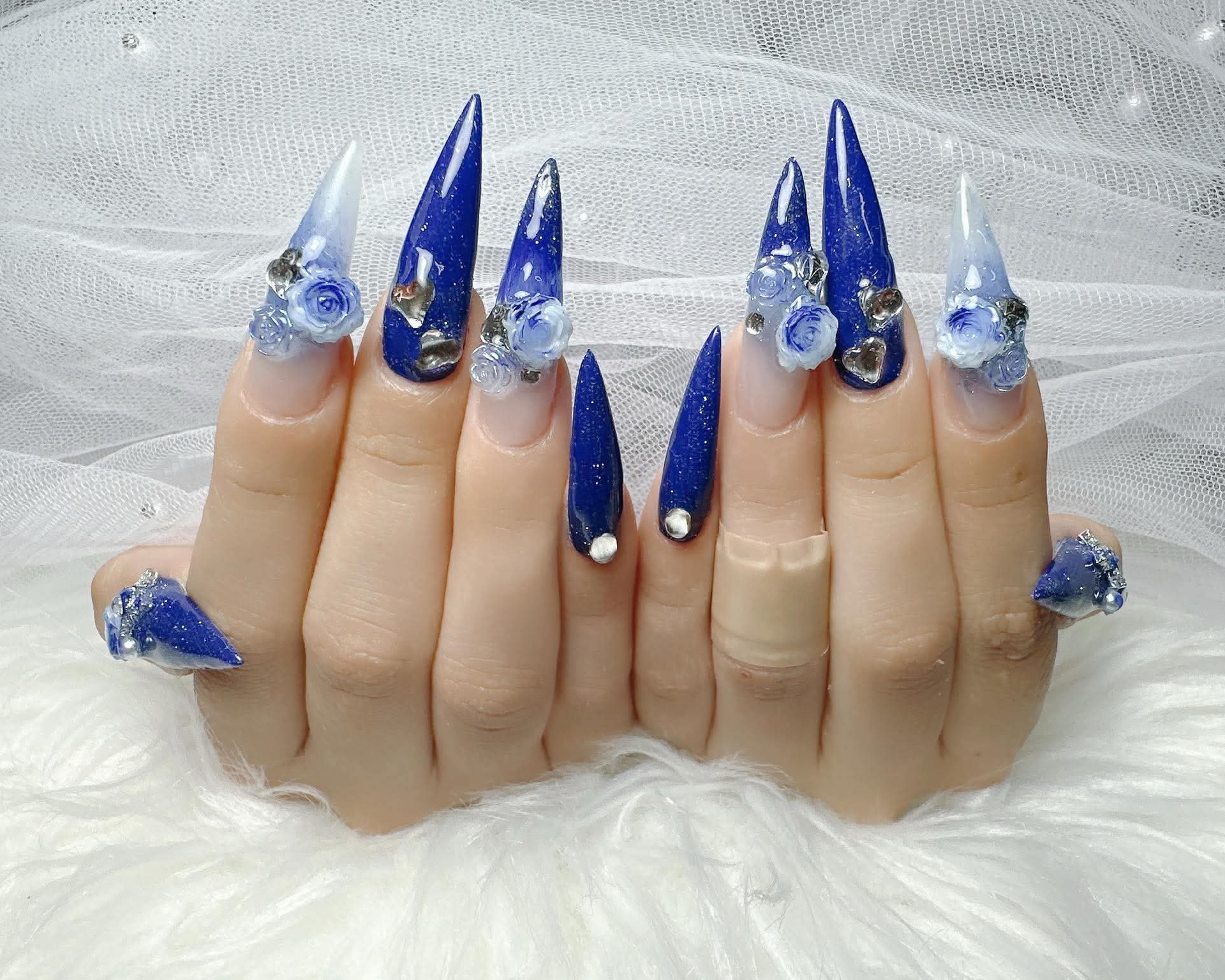 Har02_Nail
