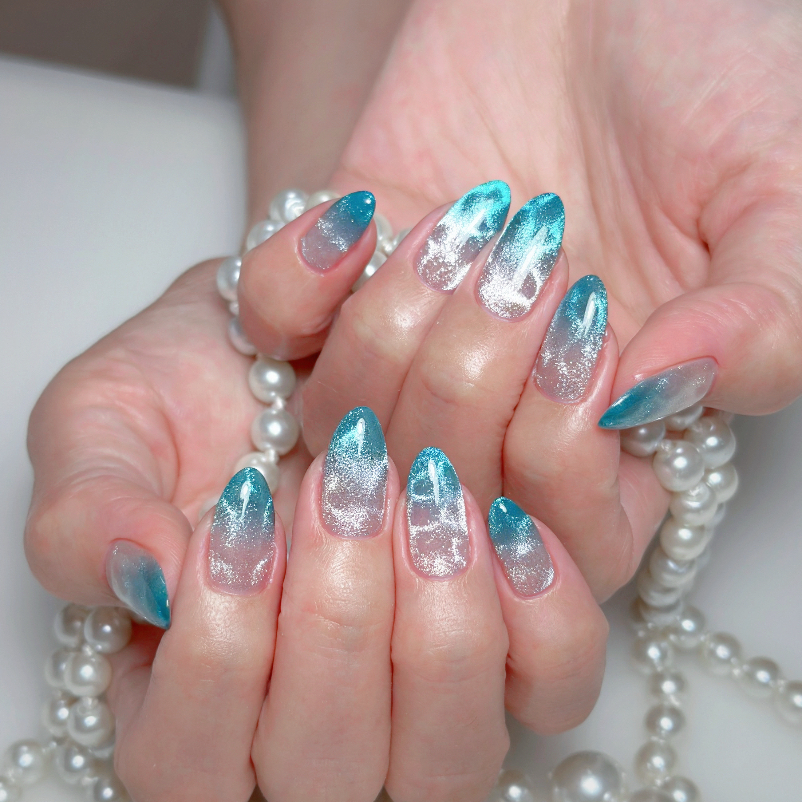 thumbs.up.nail