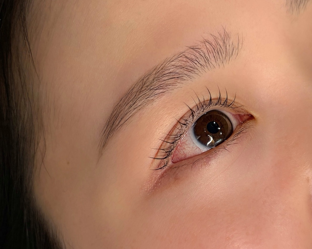 tto._eyebrow