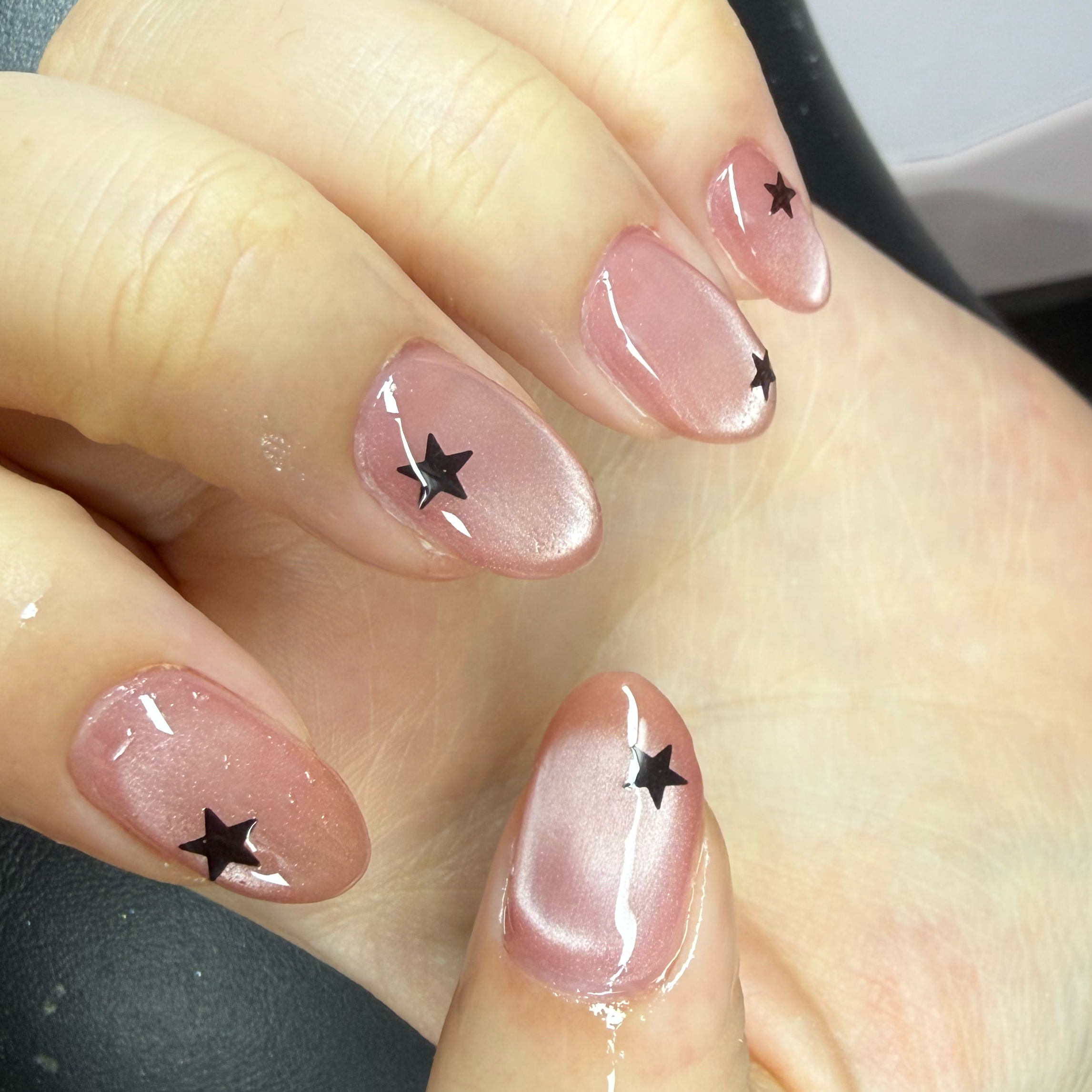 LIN_lYOUNAIL