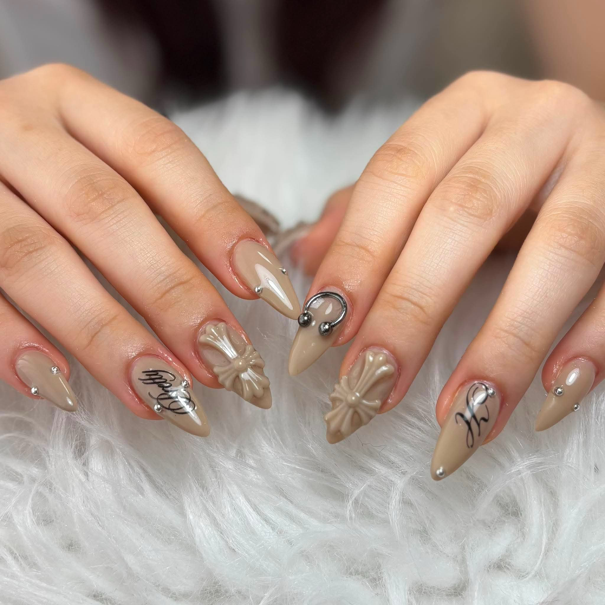 Nienail_mikachan