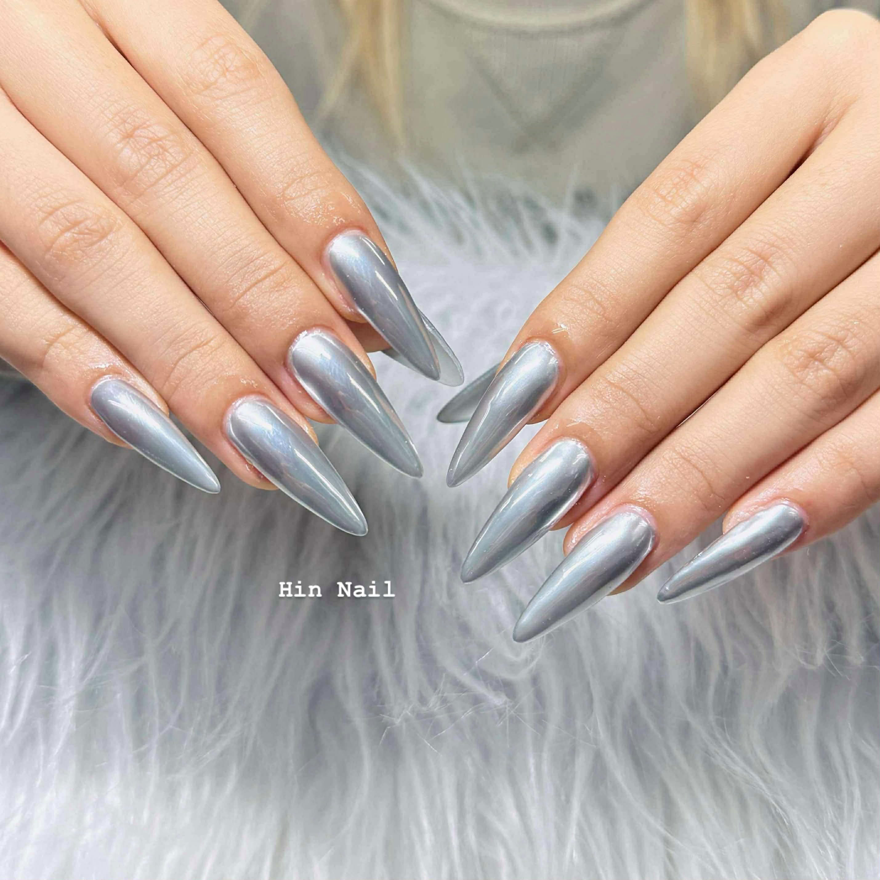 hin_nails