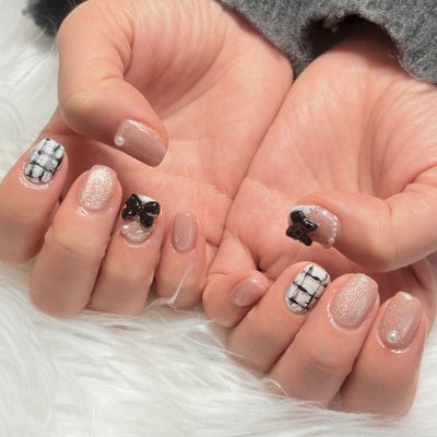 セミデザインネイル(デザイン両手で4本込み)