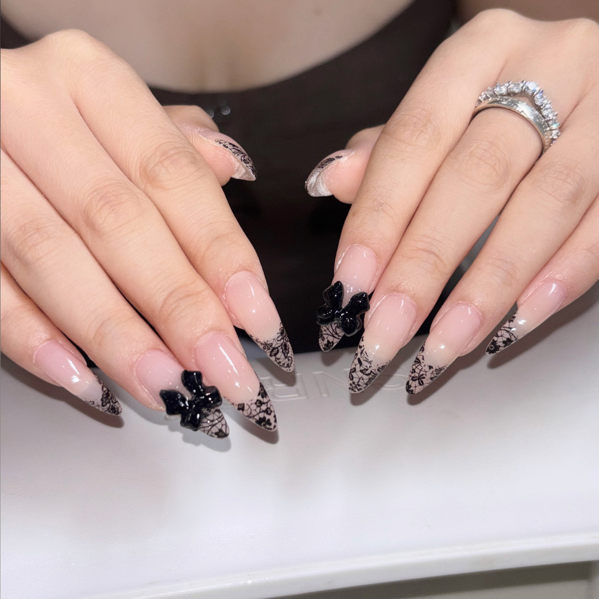 Fly_Nail_salon