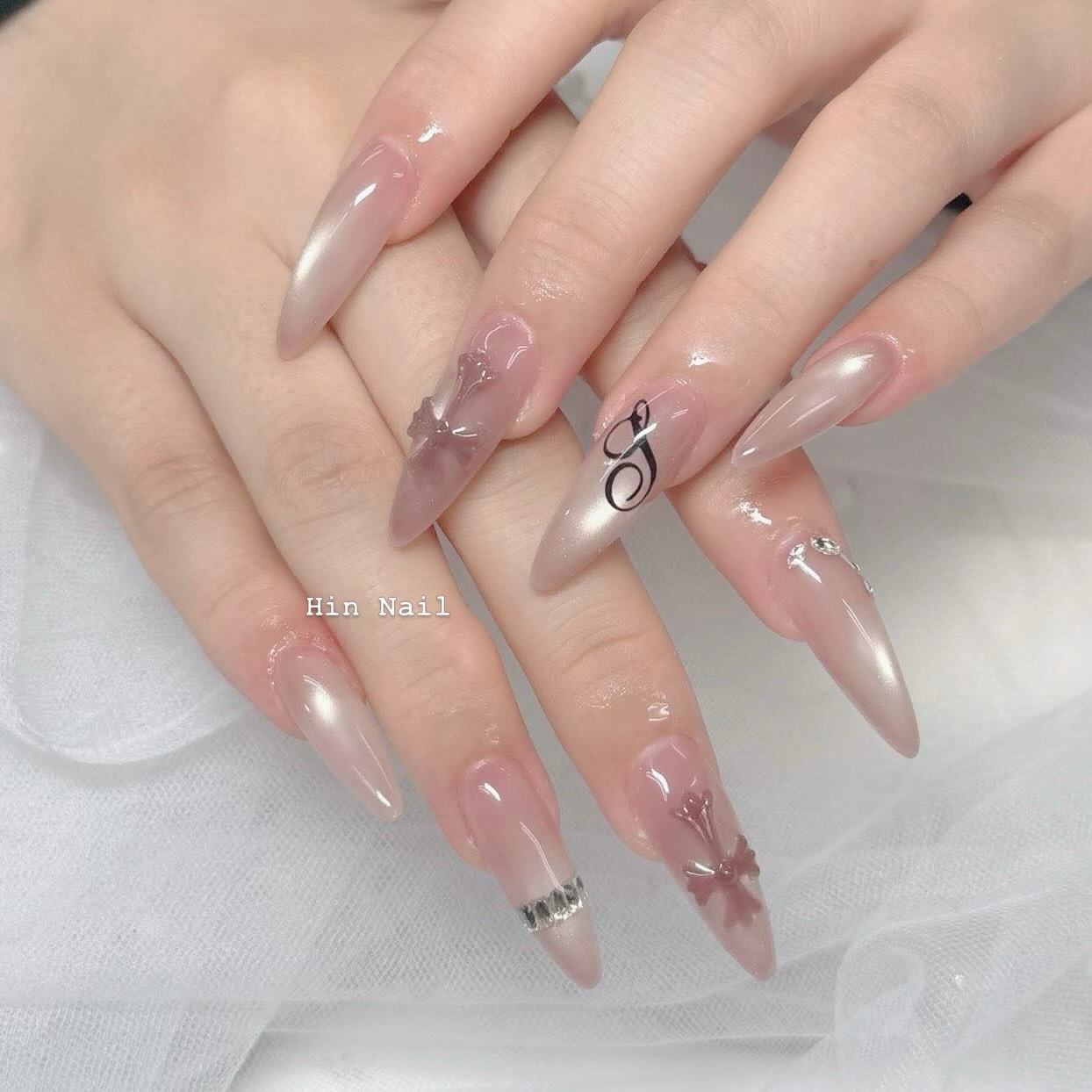Hin_Nail