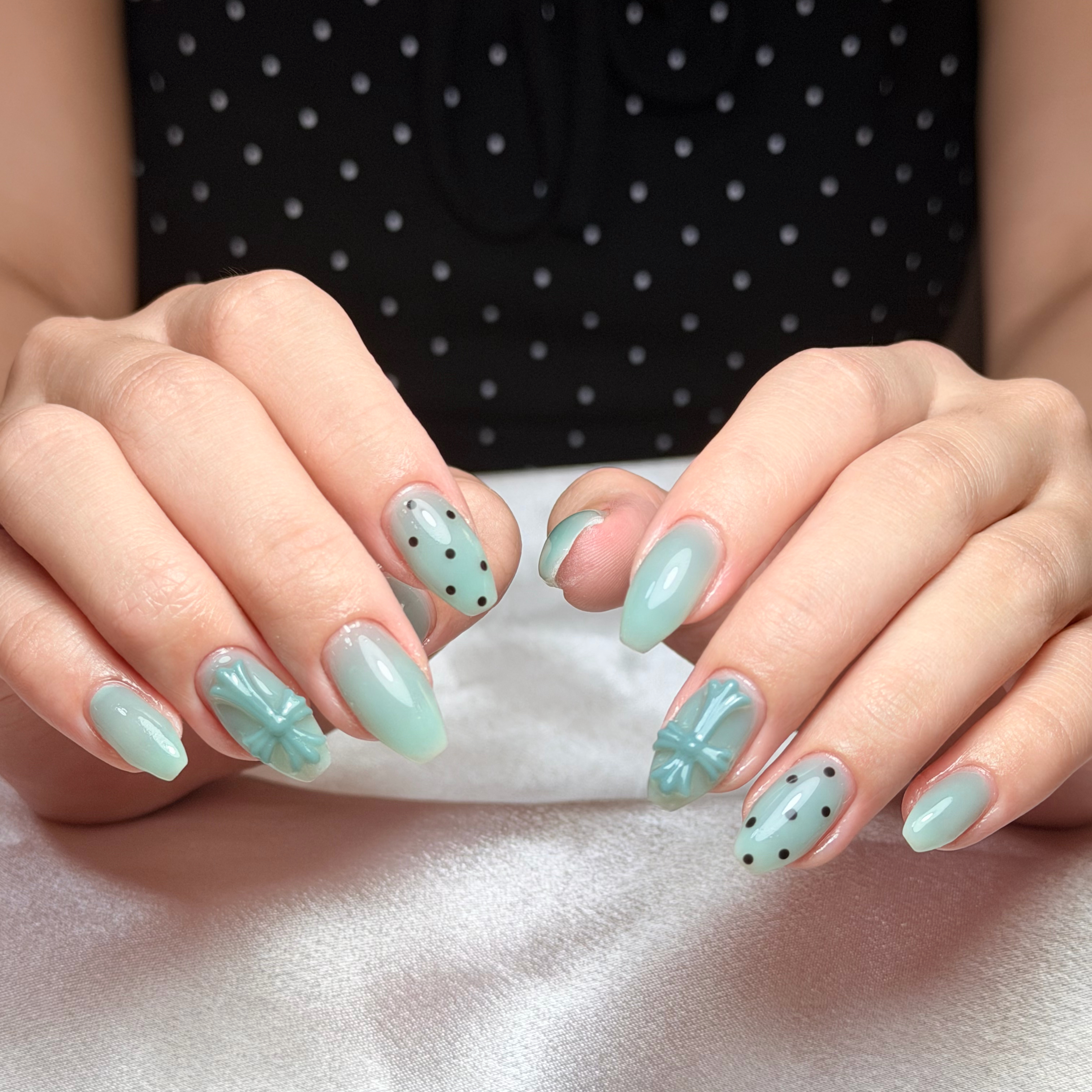 LUNA_Nails