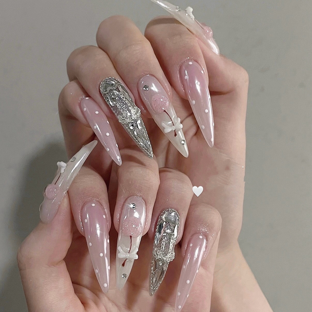 Julie_nail