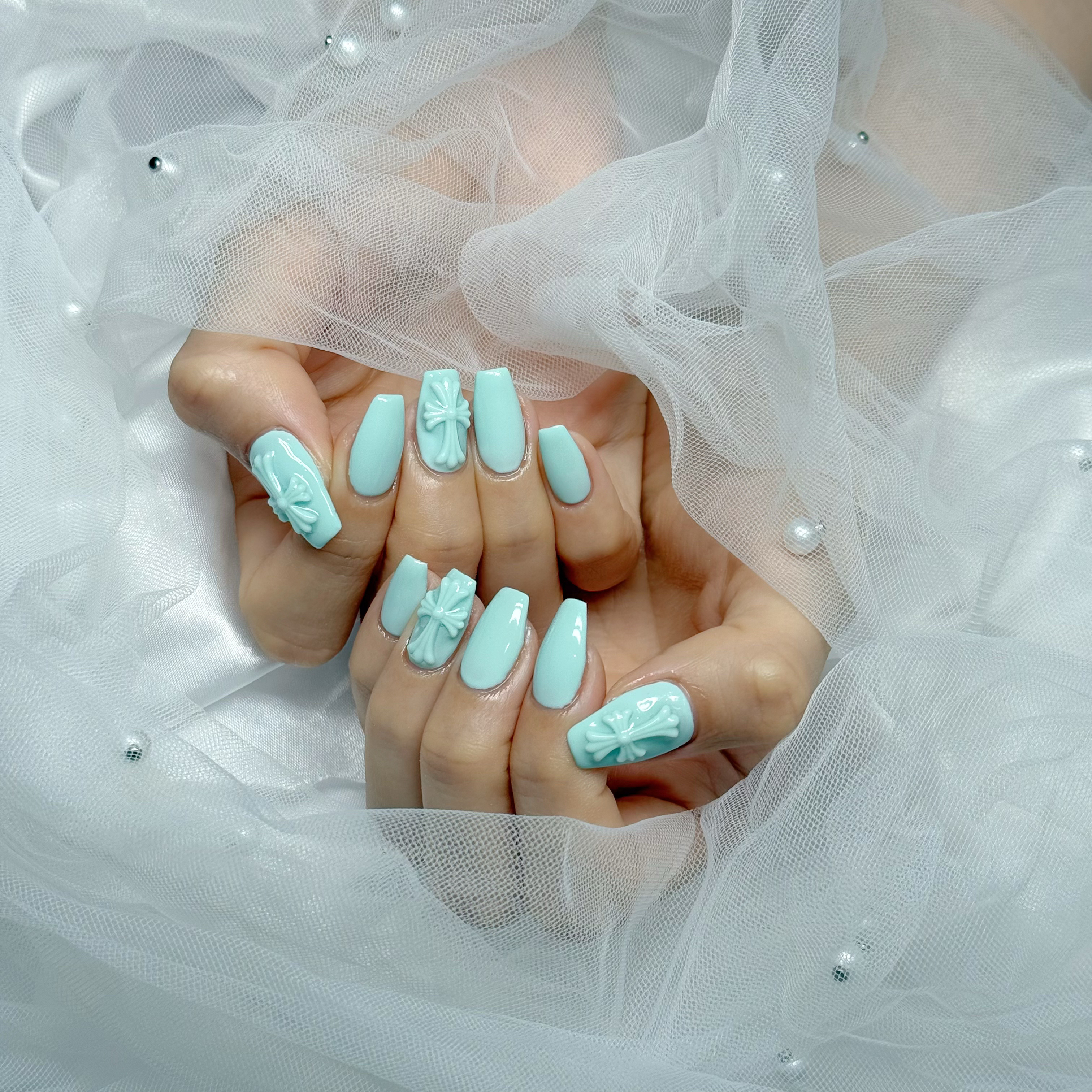 nail_by_lit