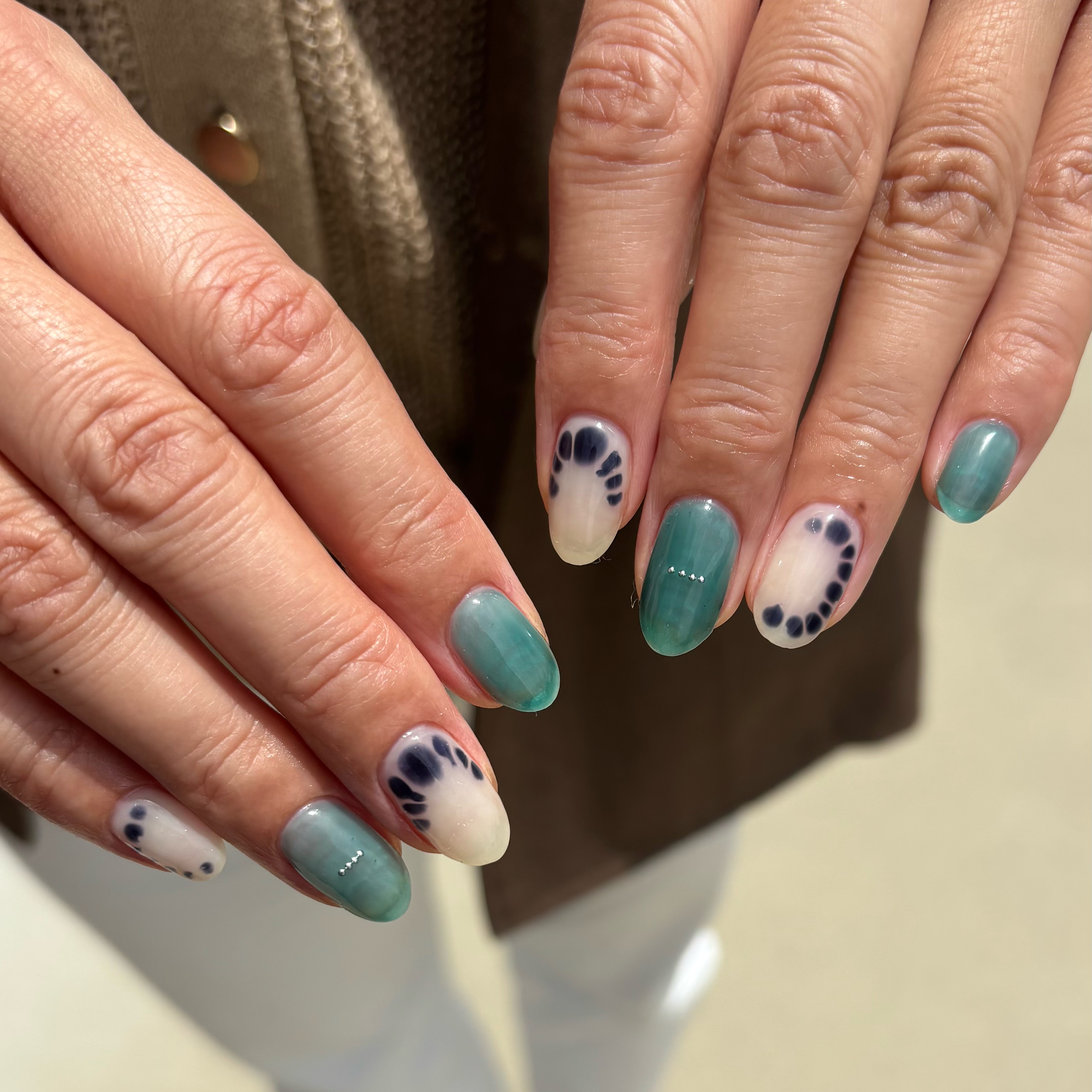 ave__nail