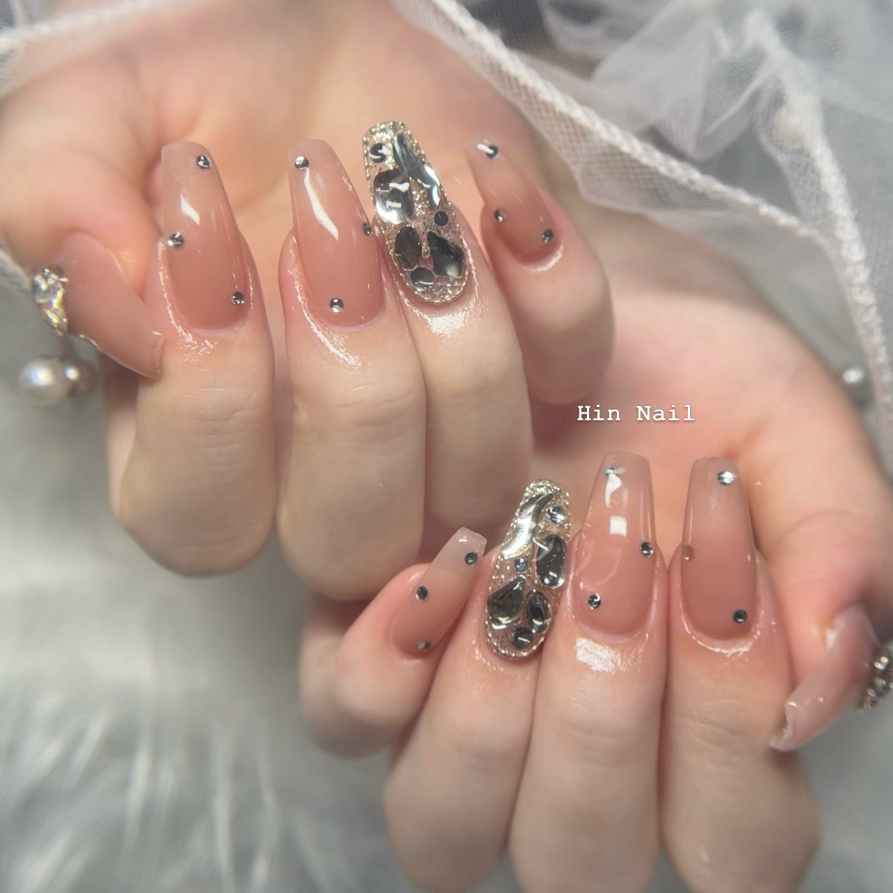 Hin_Nail