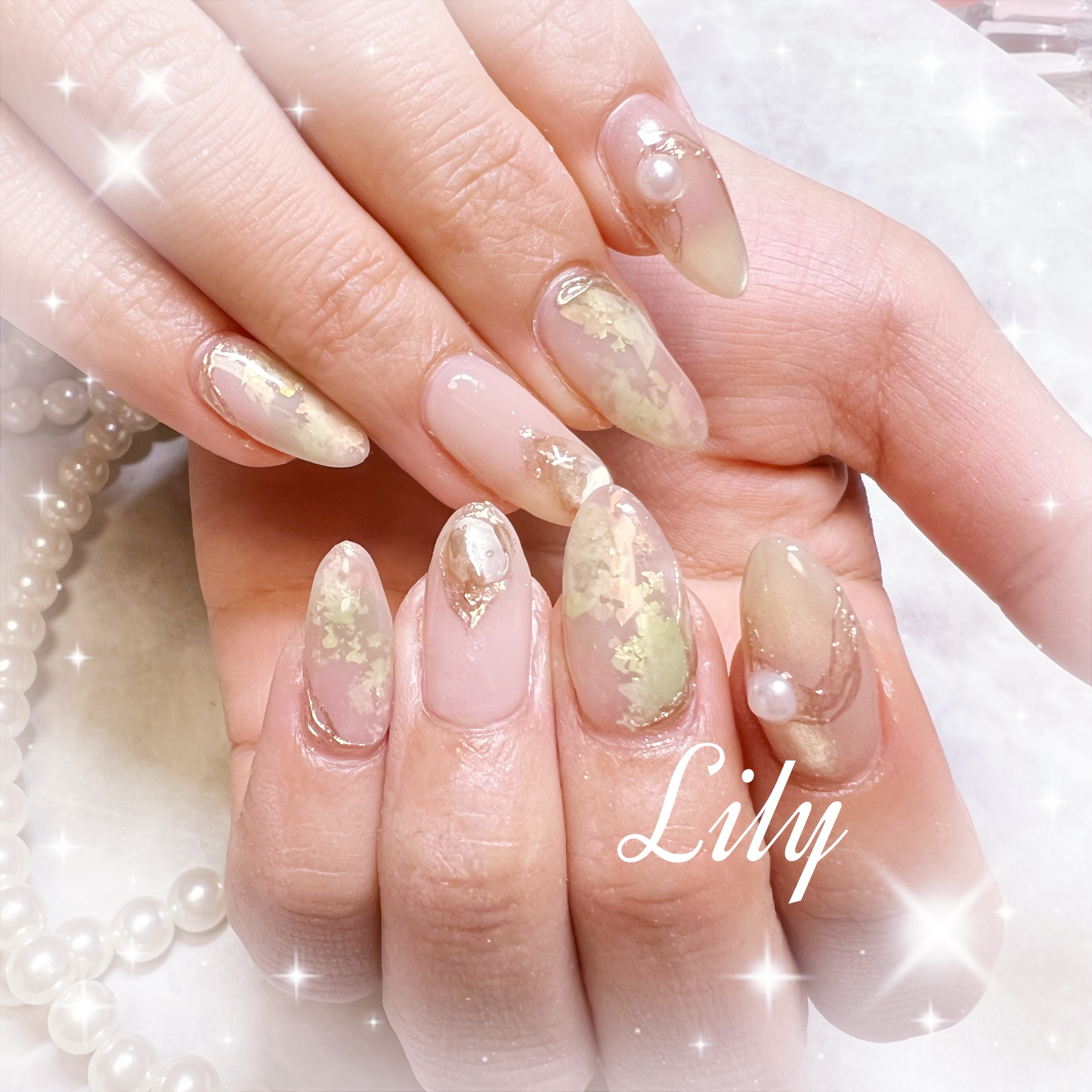 Lily.nail
