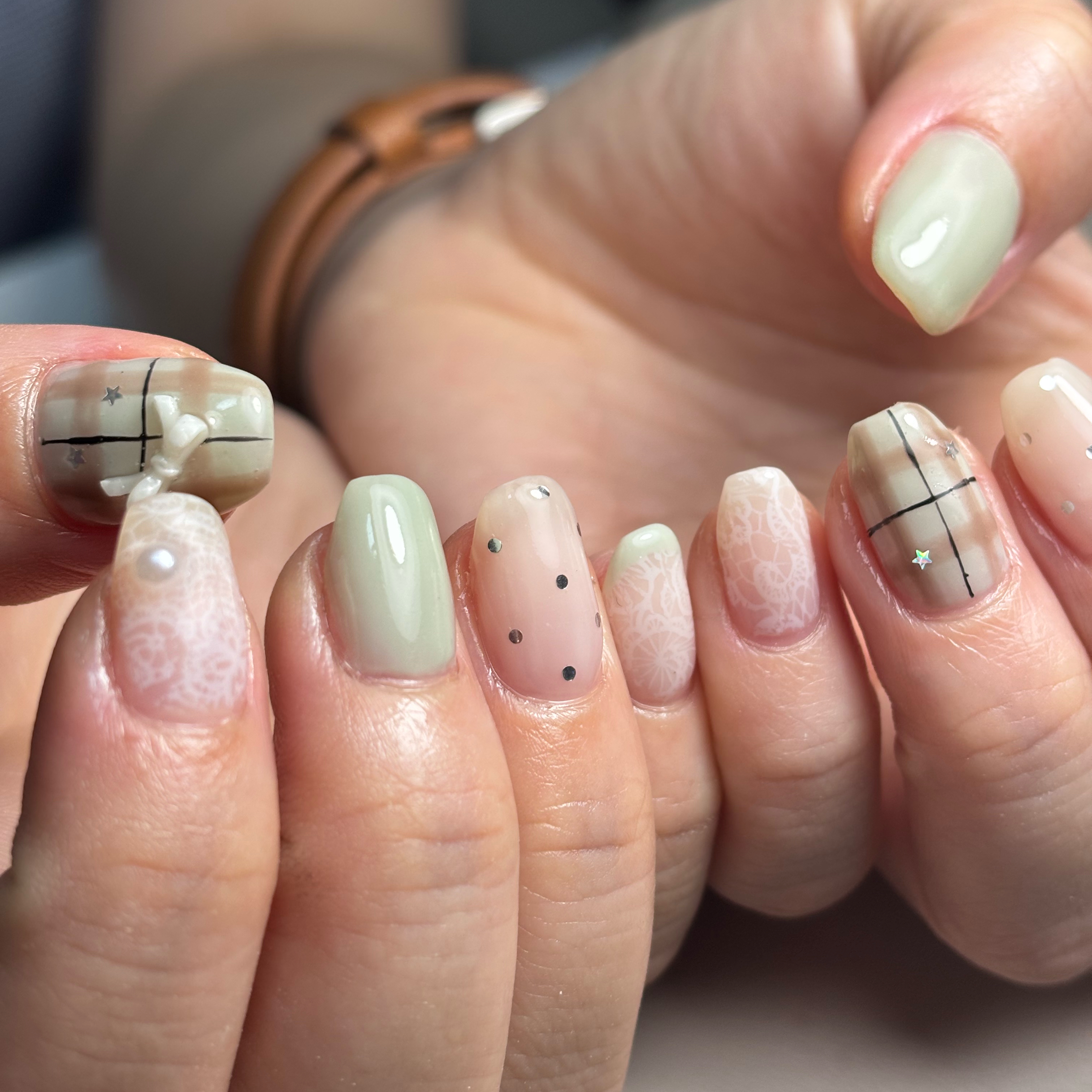 anon_nail