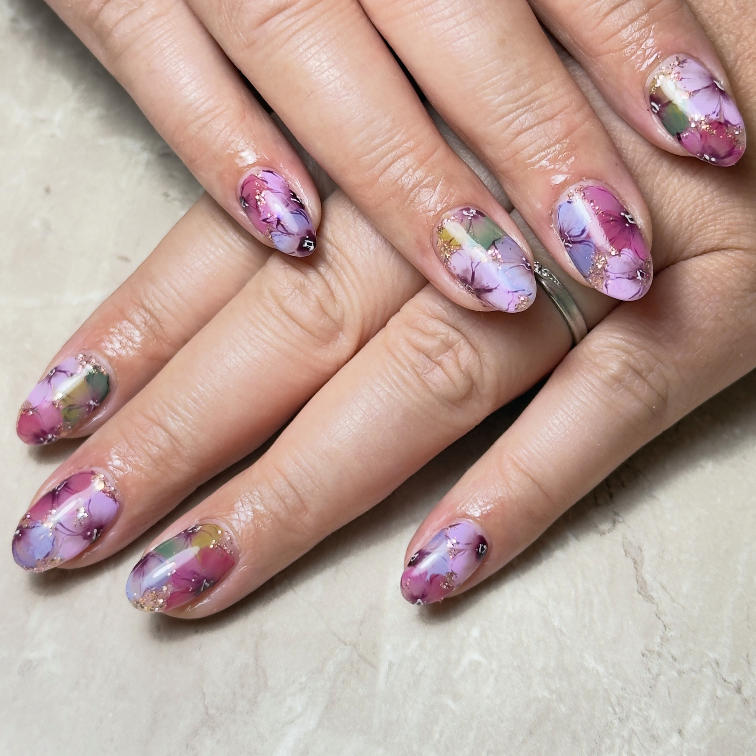 nail.salon.lady