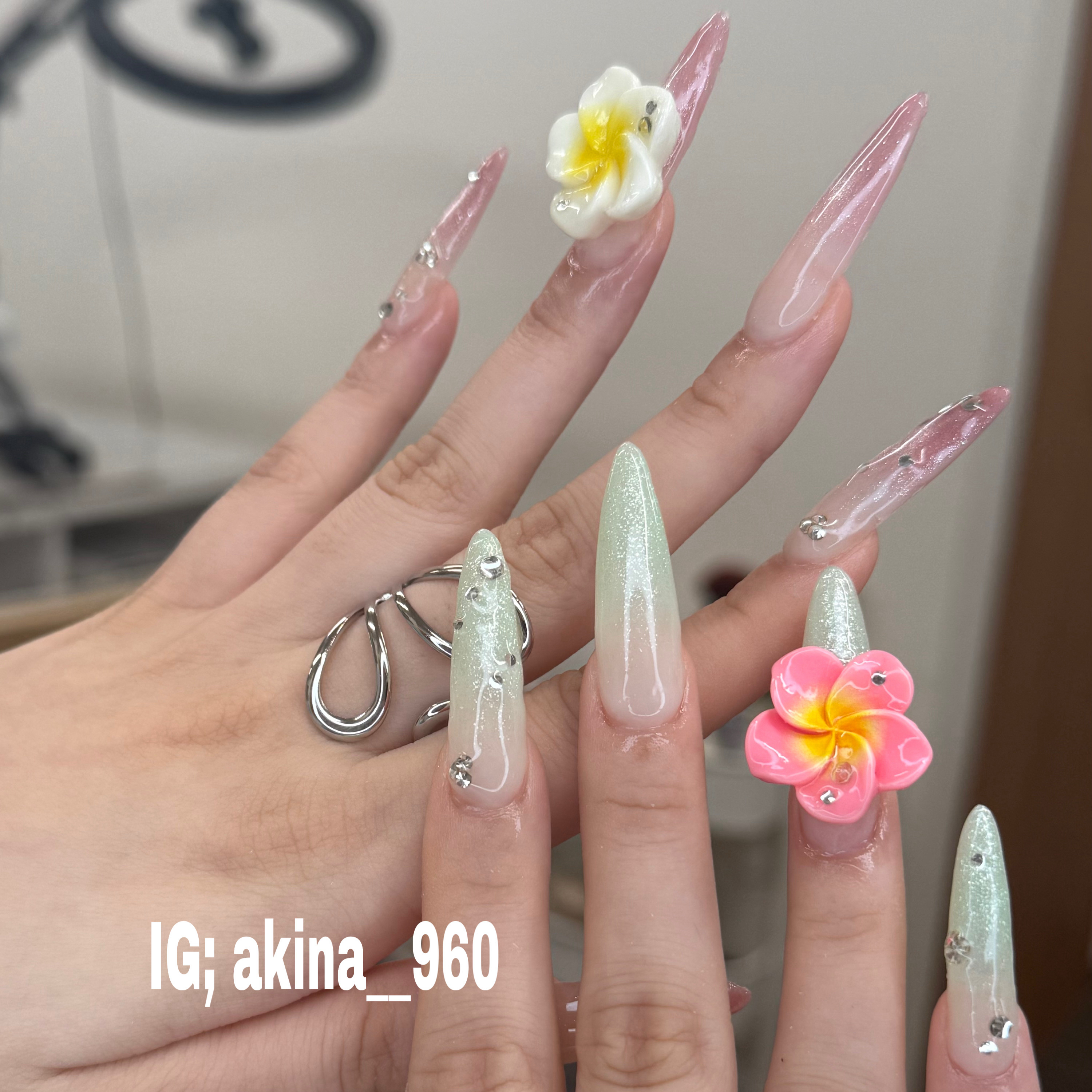 Rina_lucienailSalon